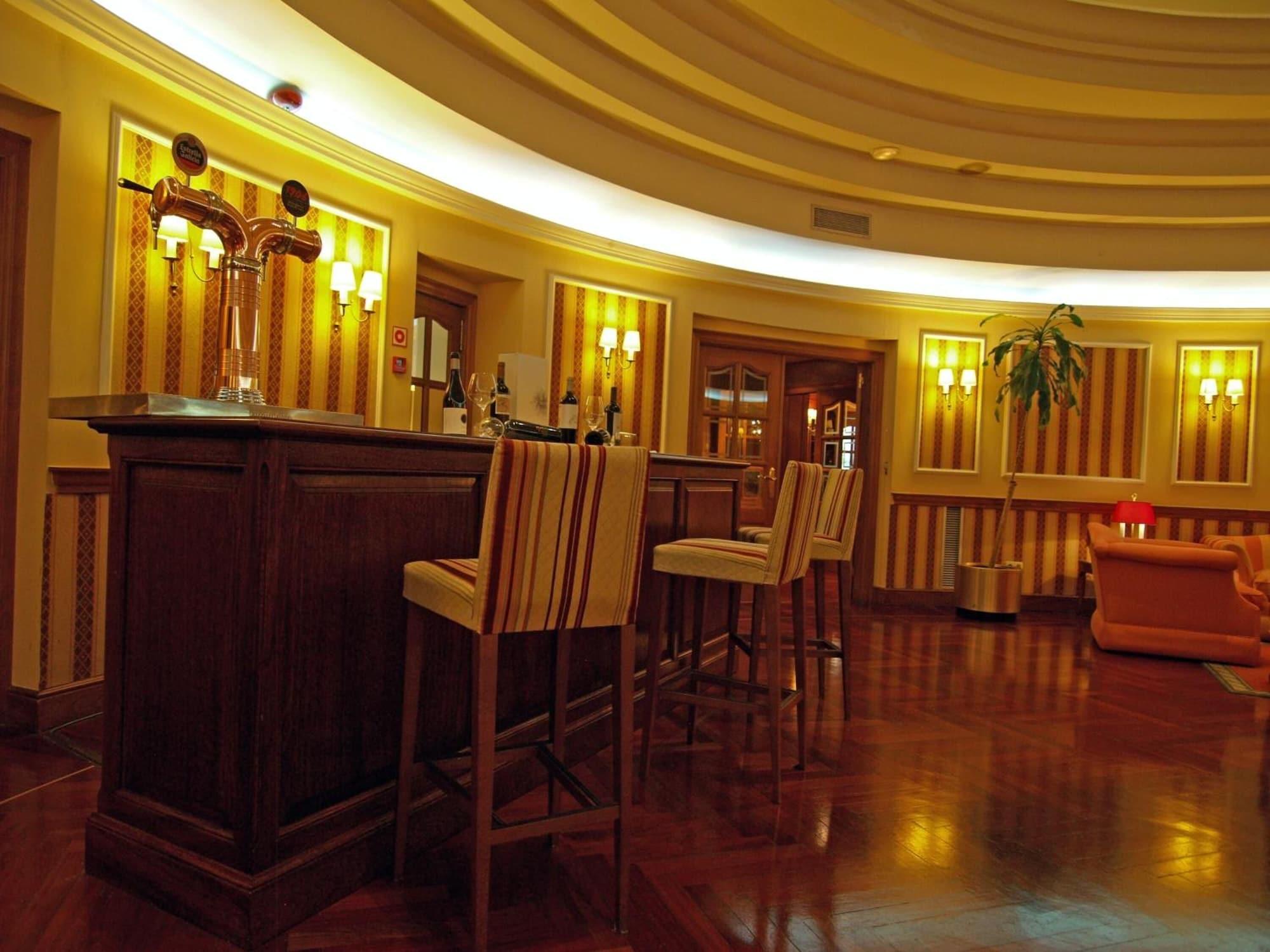 Bar/Salón Hotel Hoyuela