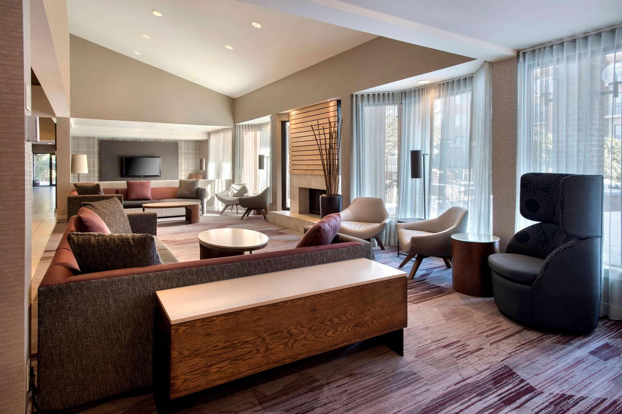 Vista Lobby Sonesta Select Boston Milford