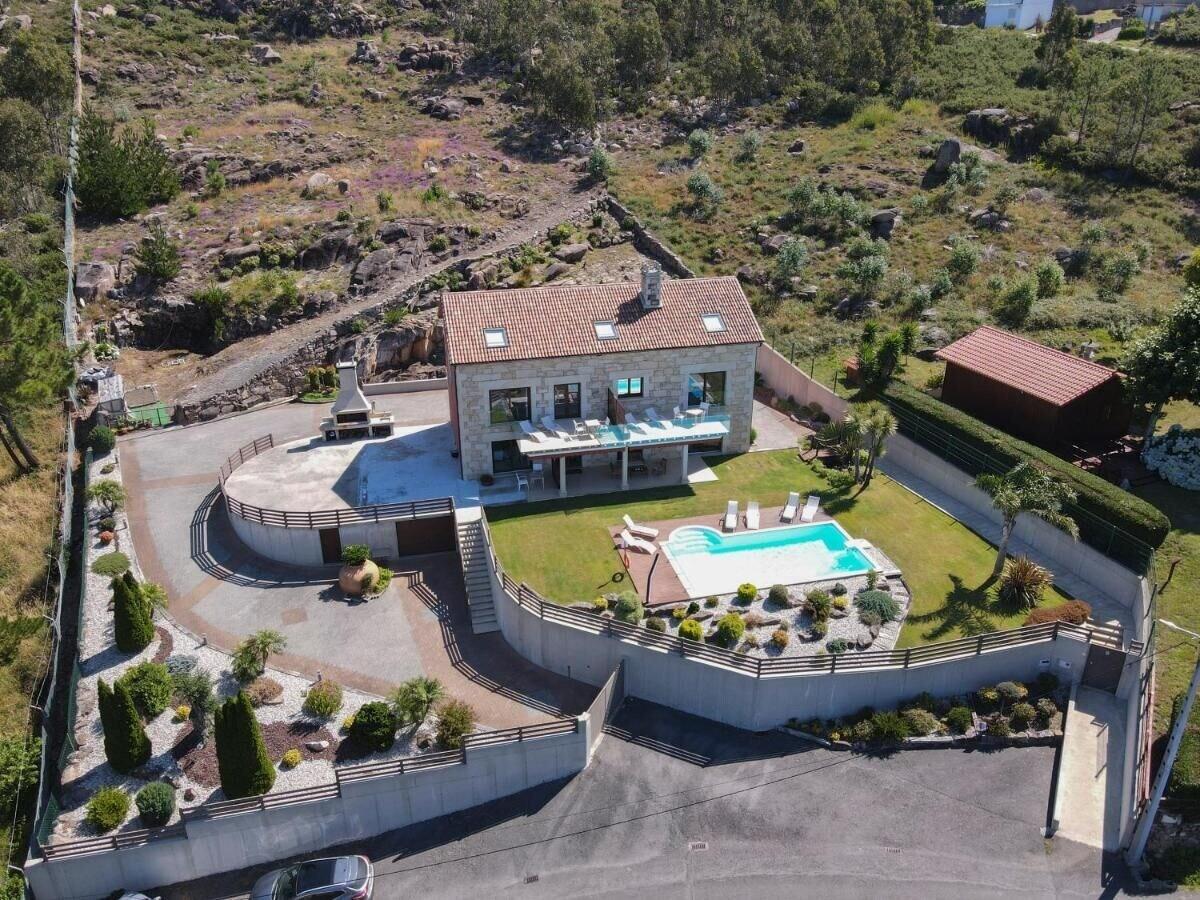 Varios A Ballenera de Caneliñas