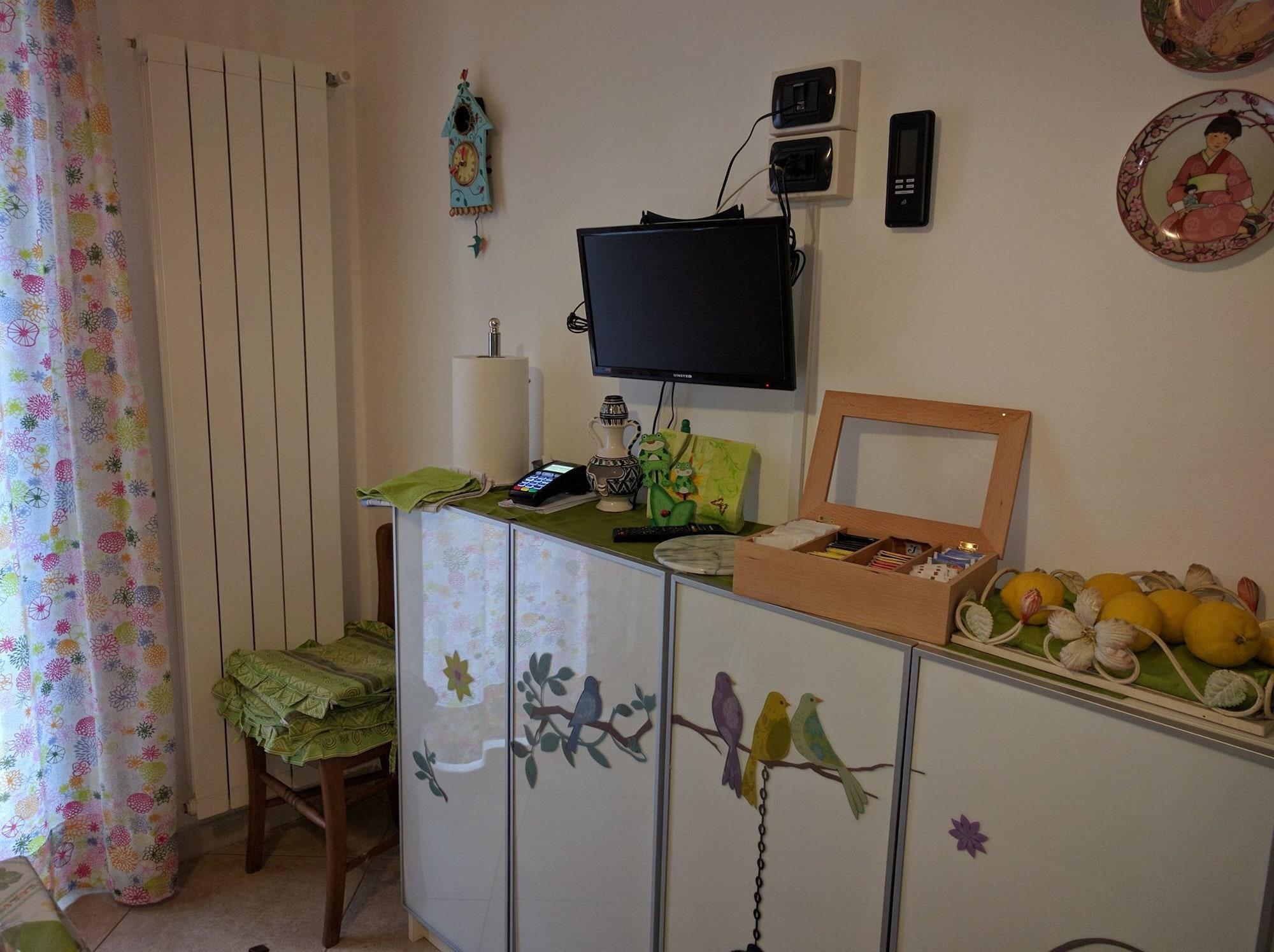 Vista Lobby Sally's B&B