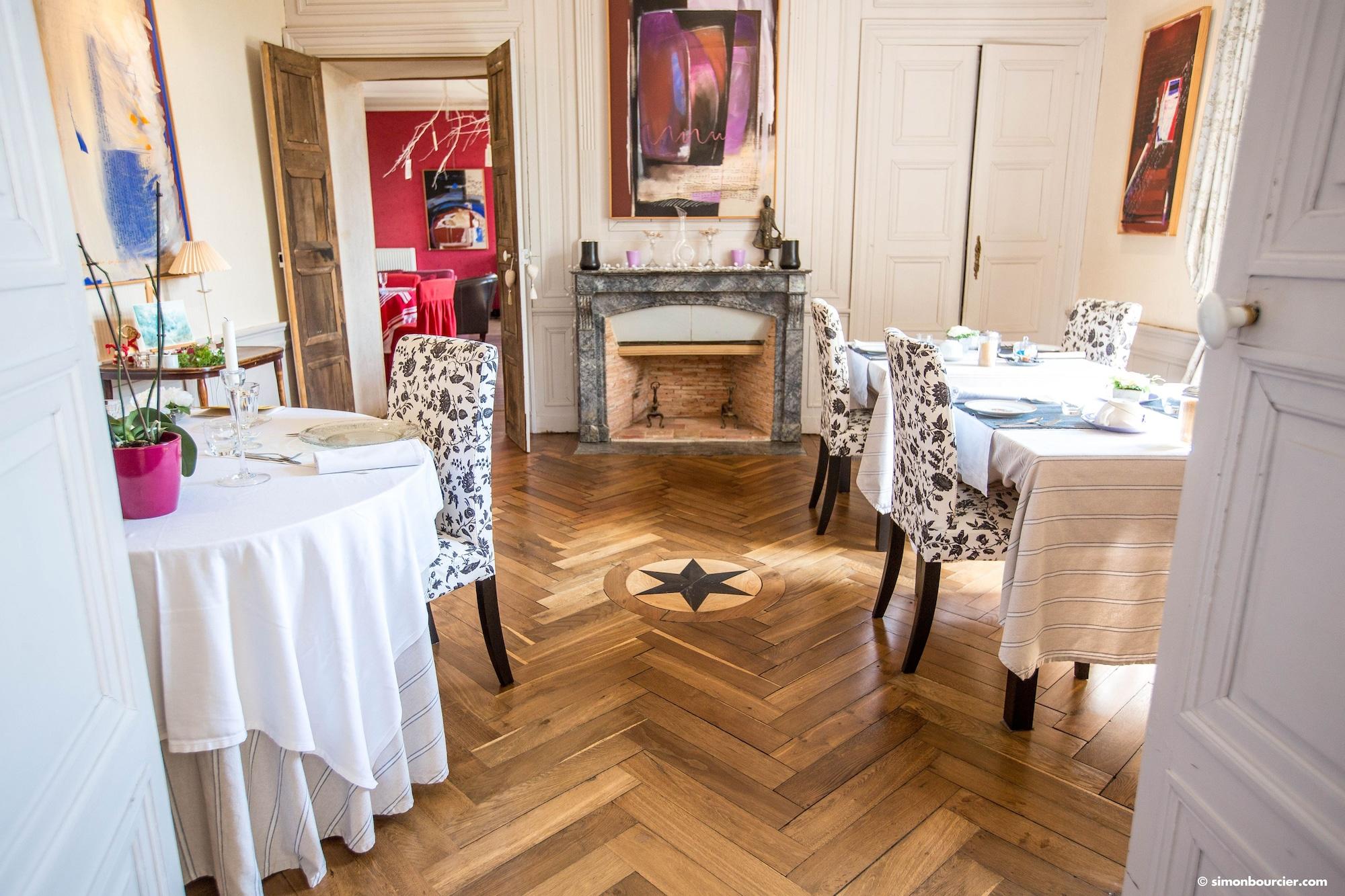 Vista Lobby Château du Pin