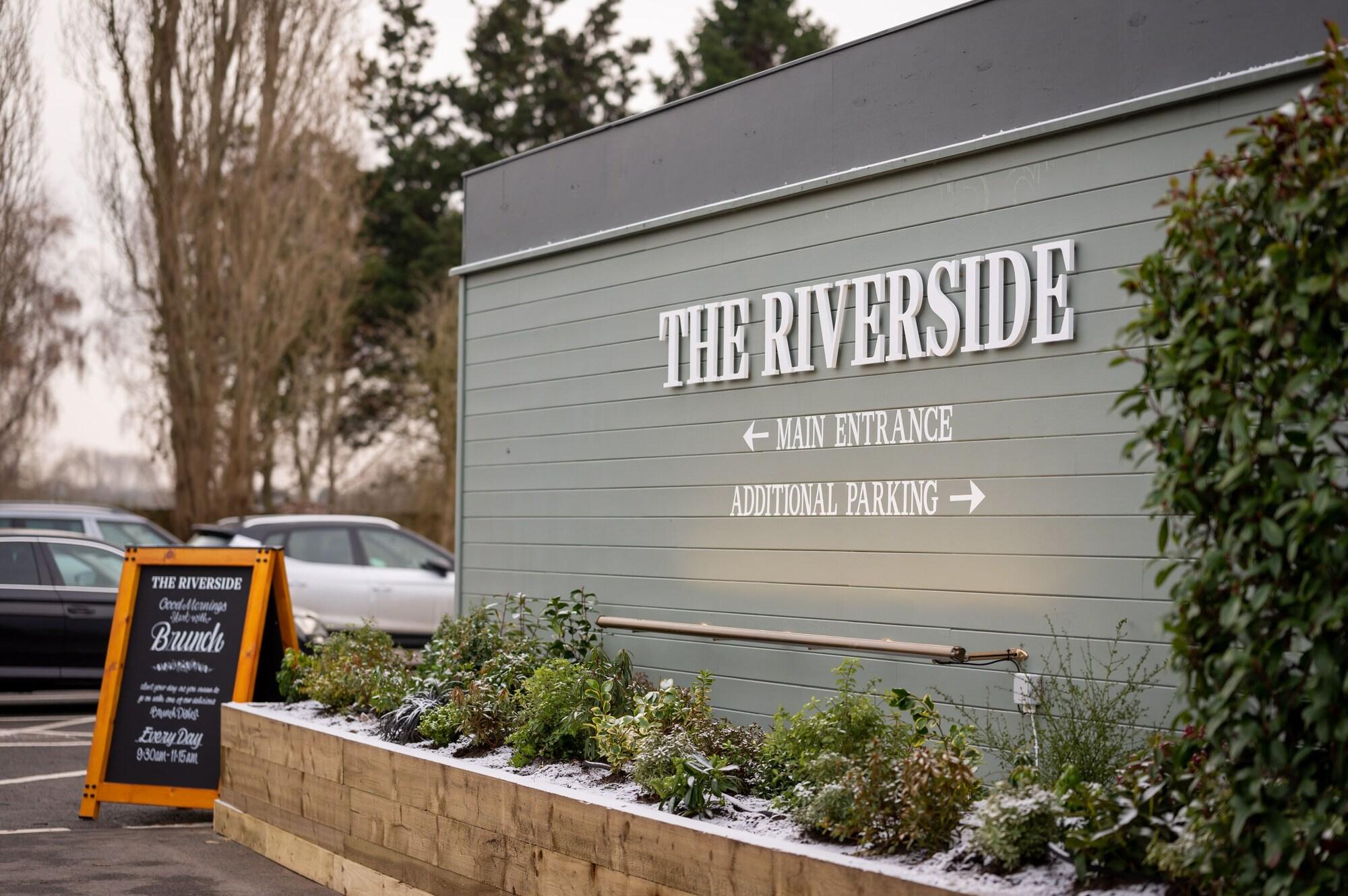 Vista Exterior Riverside Hotel Branston by Chef and Brewer Collection