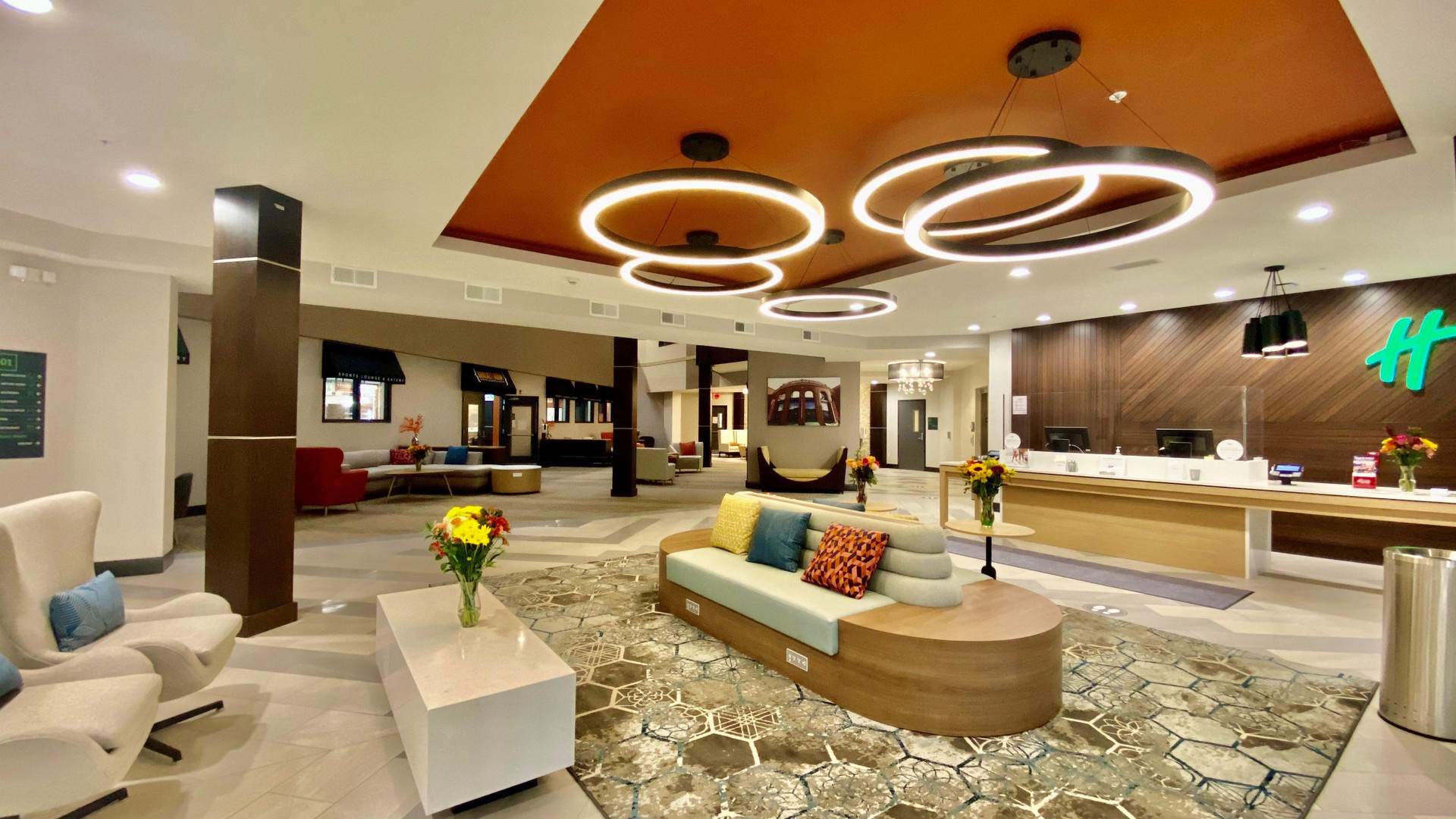 Vista Lobby Holiday Inn St. Louis - Creve Coeur by IHG