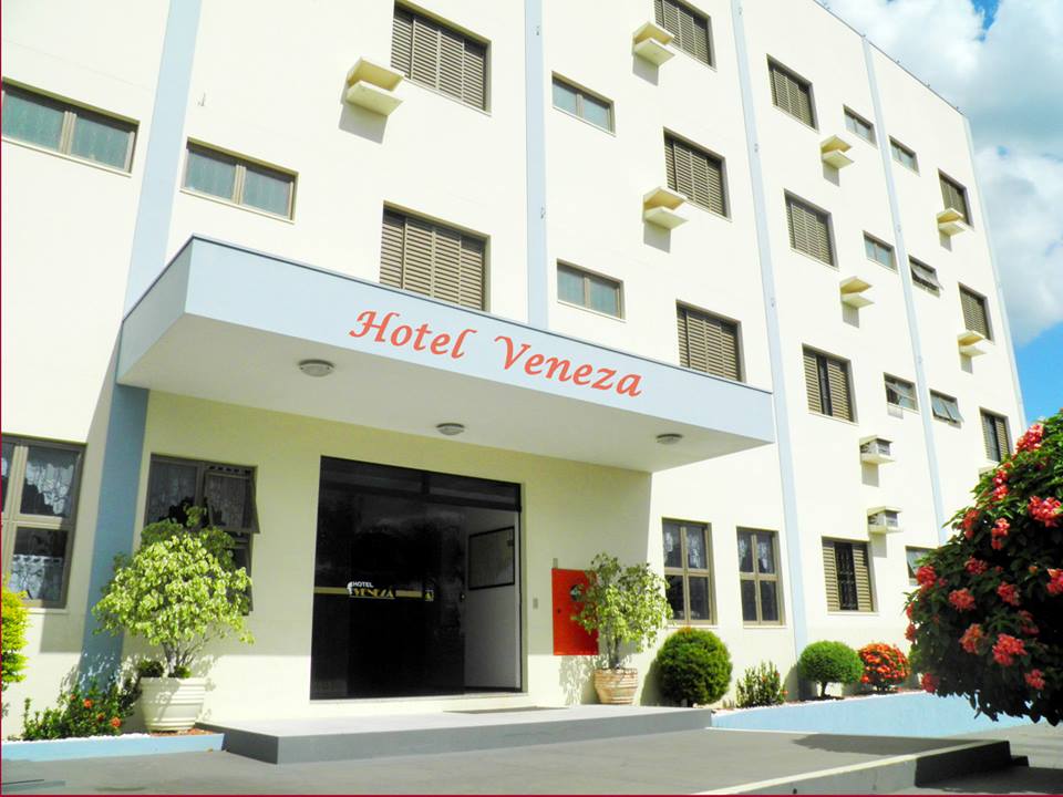 Vista Exterior Hotel Veneza