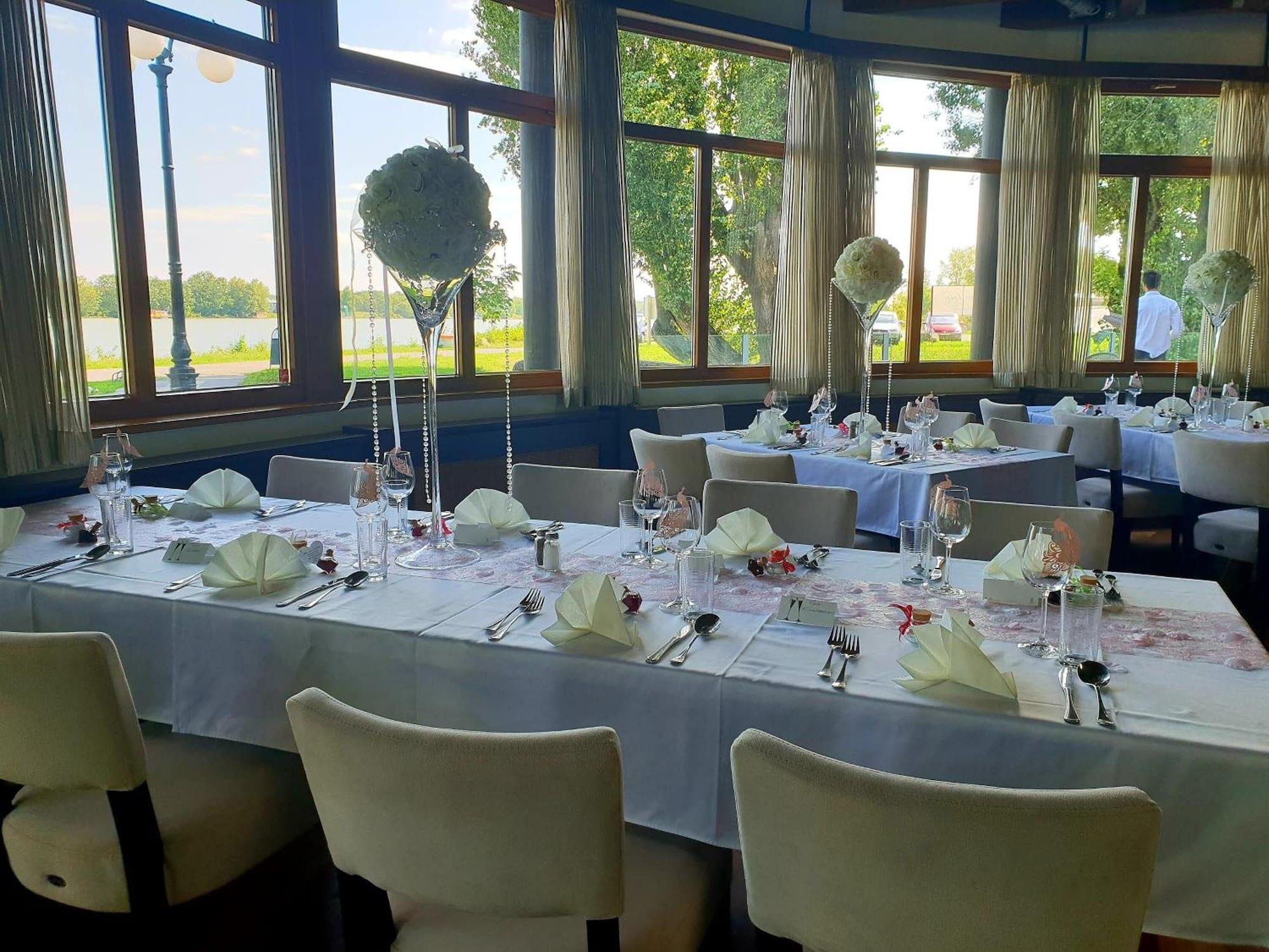 Restaurant River Lodge