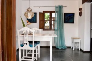 Alquiler Vacacional - Spacious, charming vacation apartment with private garden in historic FINCA