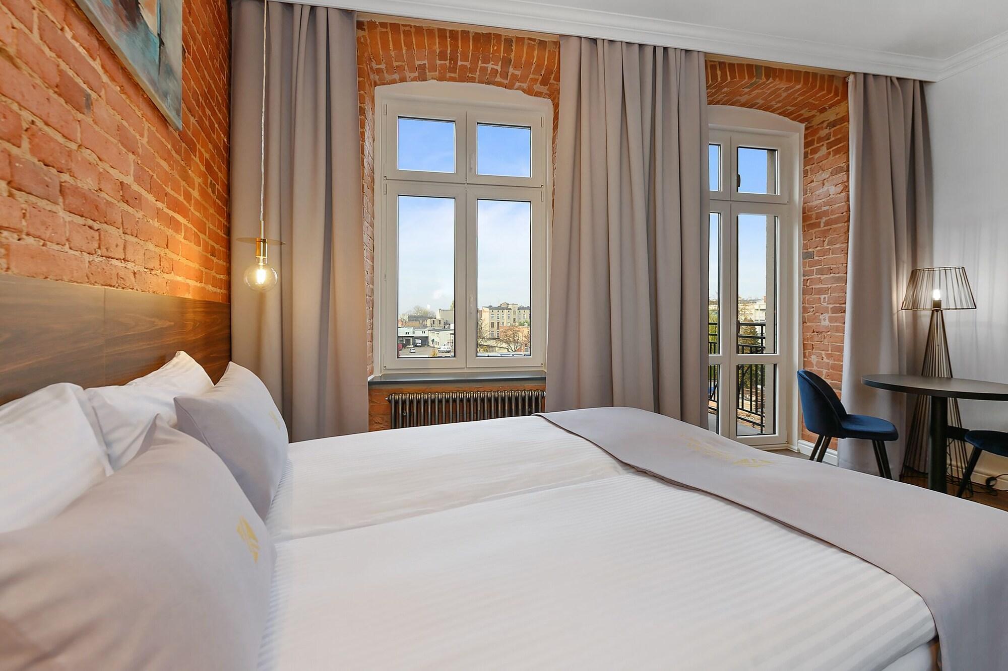 Vista Exterior Krzywa Kamienica