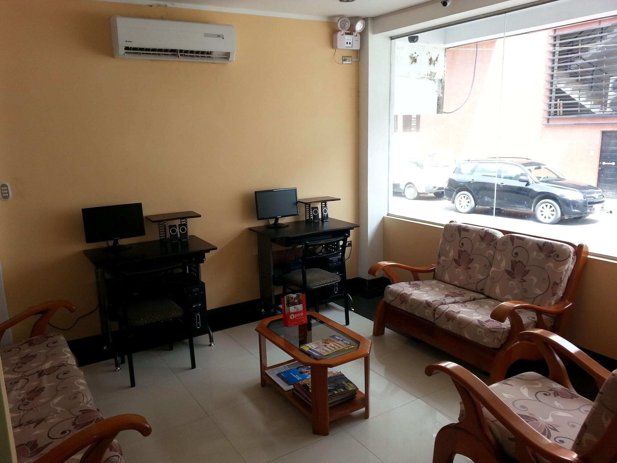 Vista Lobby Ari's Hotel III