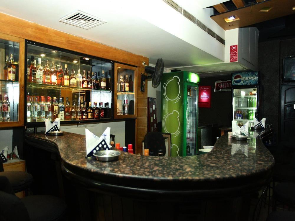 Bar/Salón OYO 2249 Hotel Blue Bird