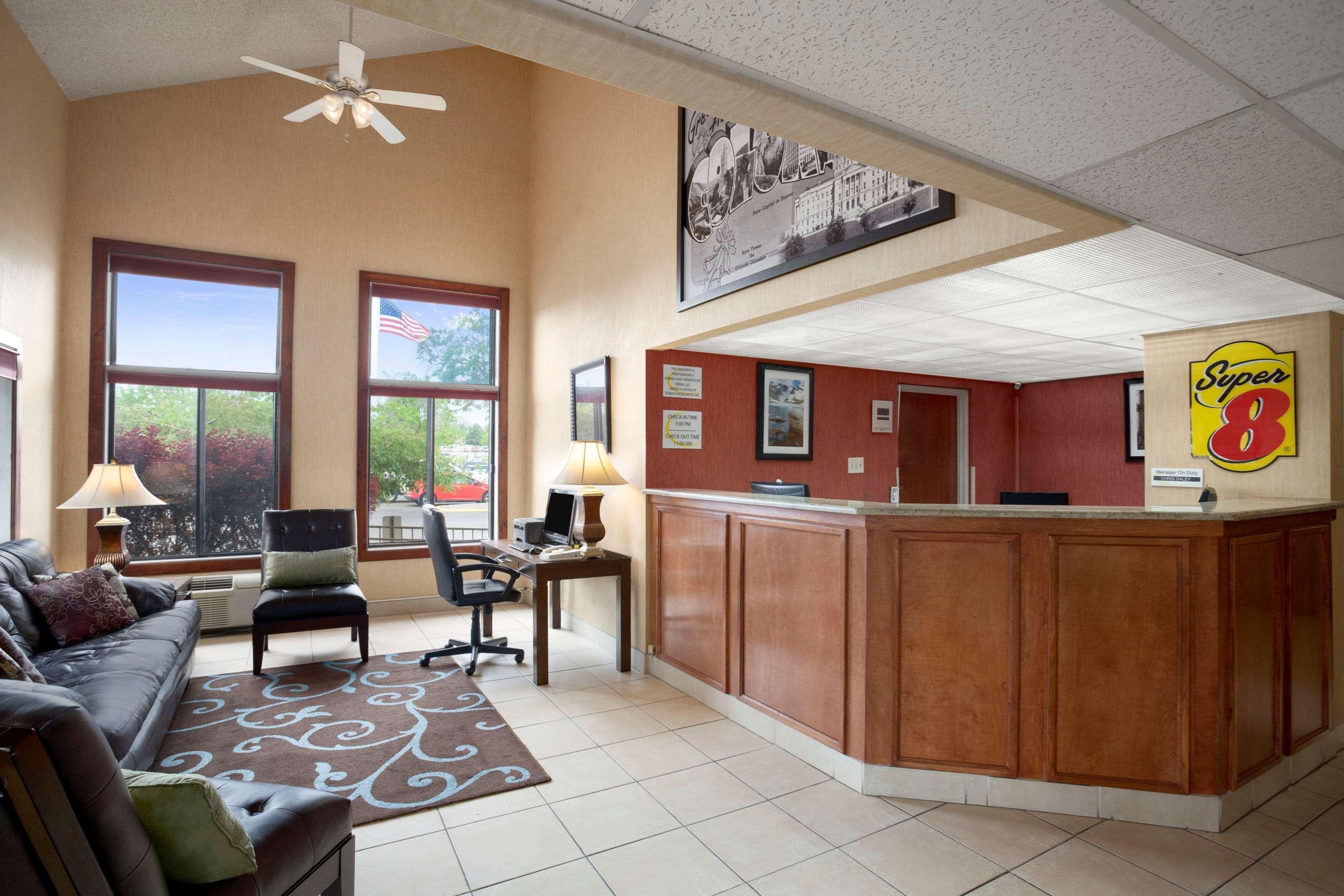 Vista Lobby Super 8 By Wyndham Westminster Denver North