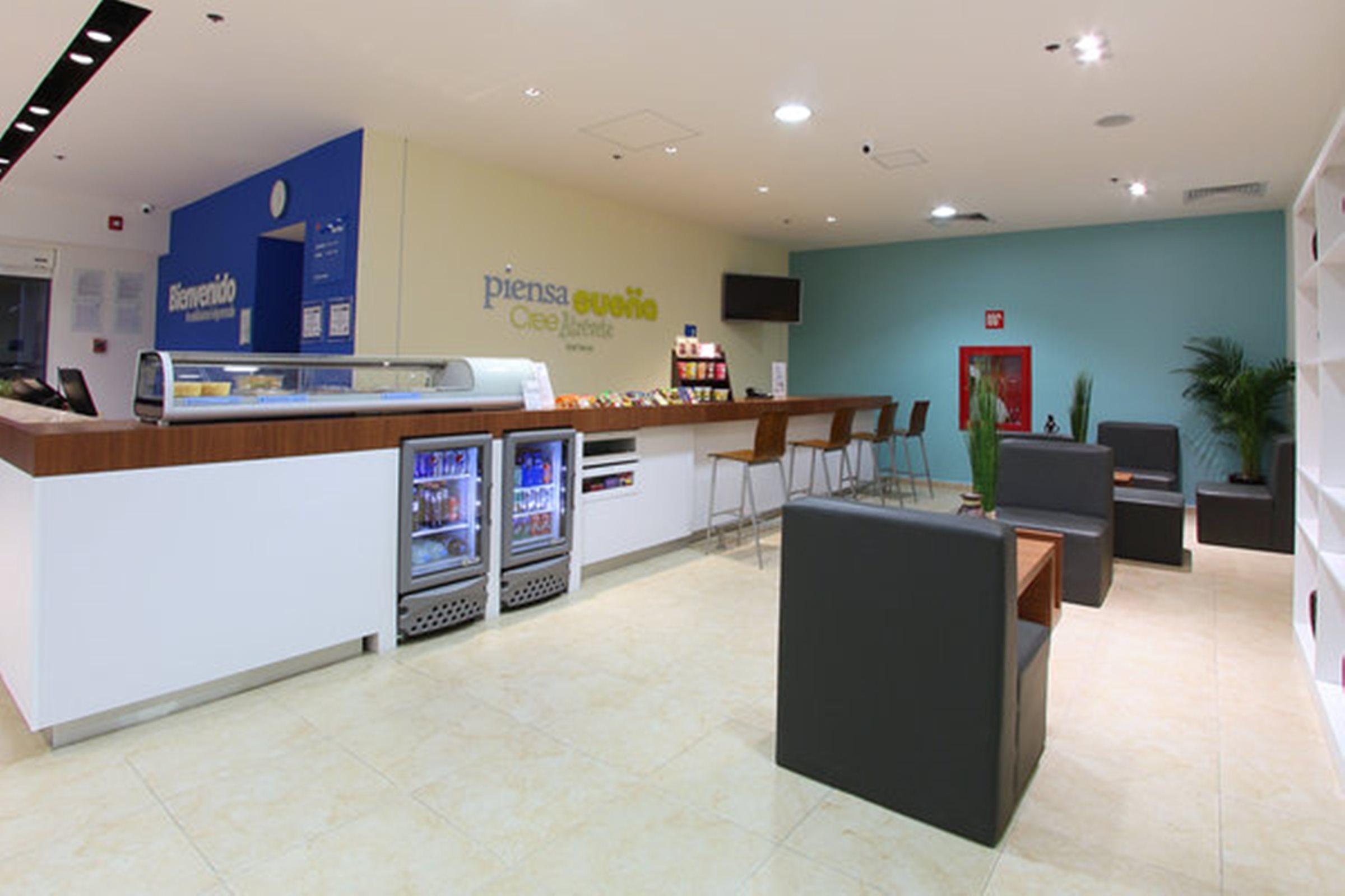 Bar/Salón One Salina Cruz