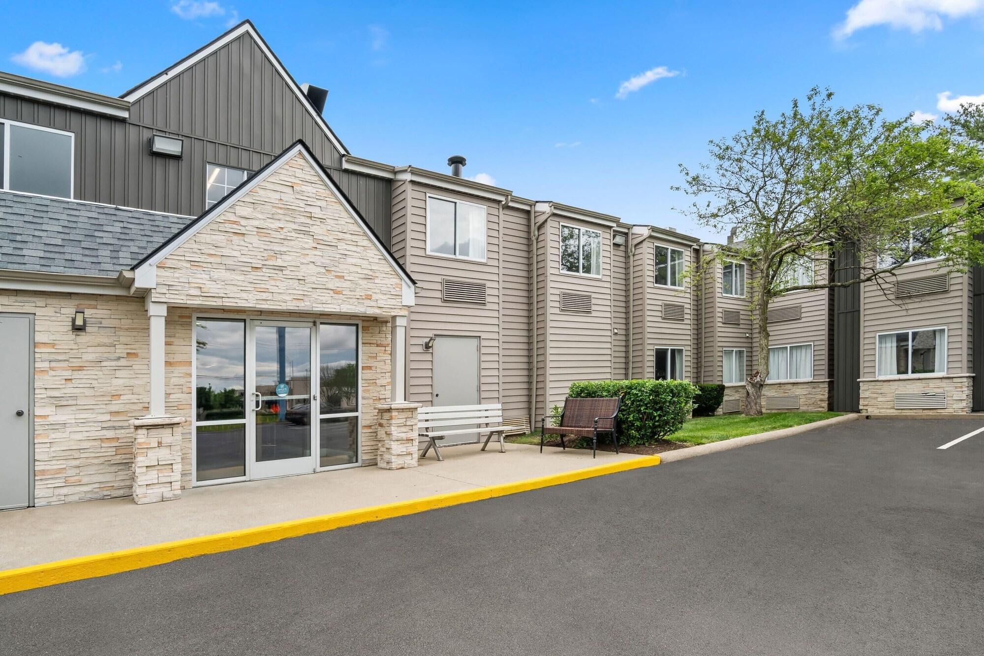 Varios Microtel Inn by Wyndham Lexington