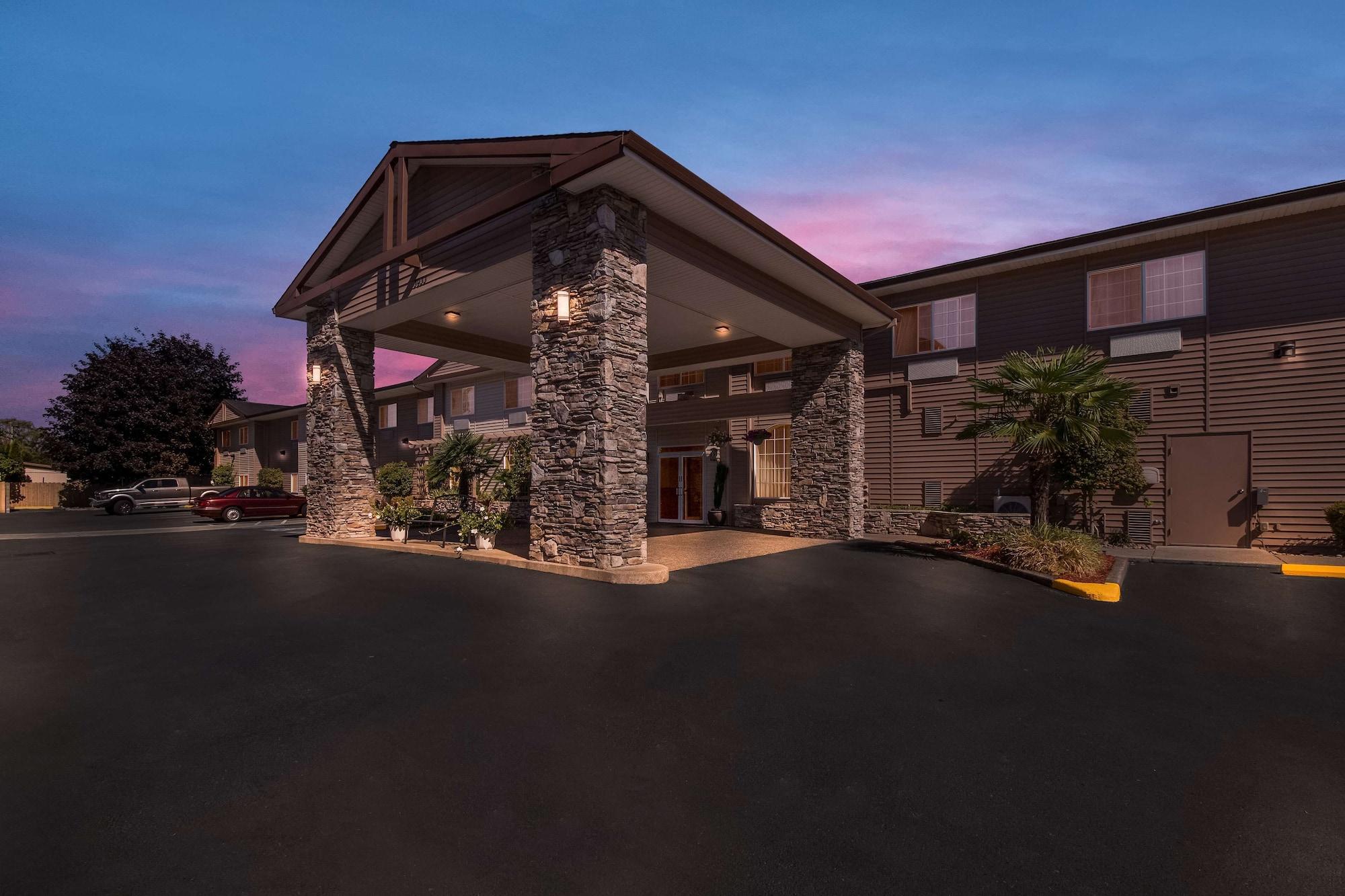 Vista Exterior Best Western University Inn & Suites