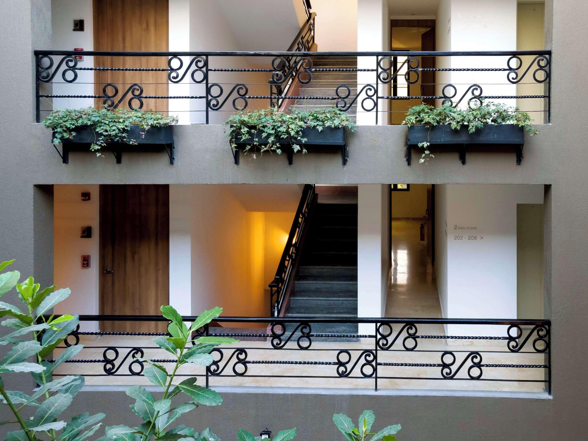 Vista Exterior NH Boulevard Del Río Cali