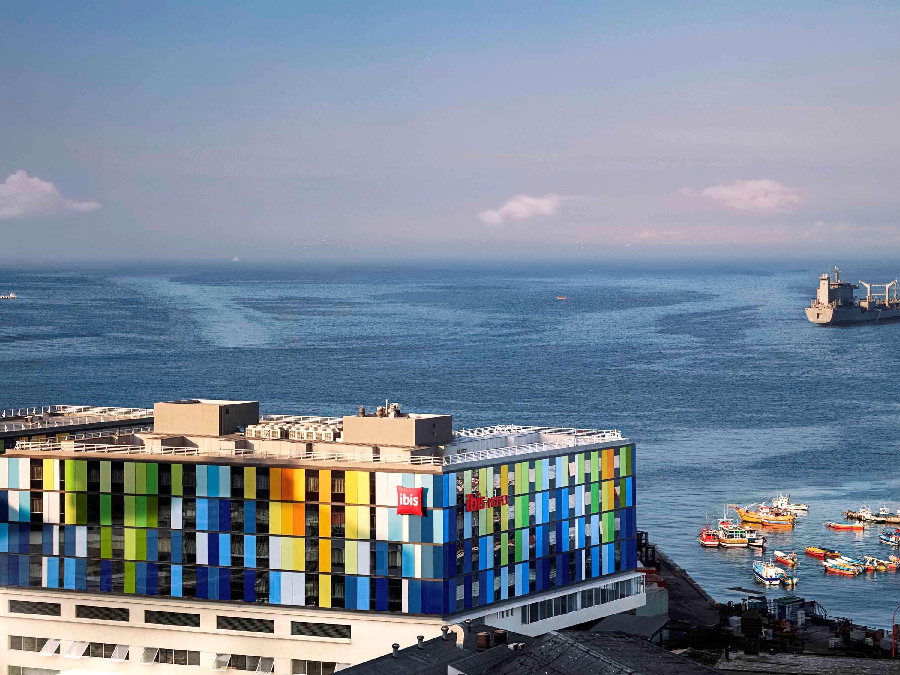 Vista Exterior Ibis Valparaiso