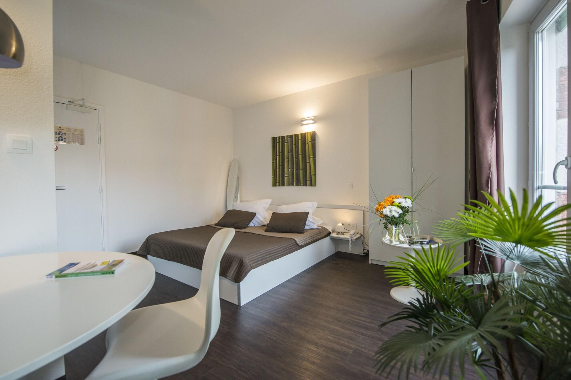 Varios Appart Hôtel des Capucins