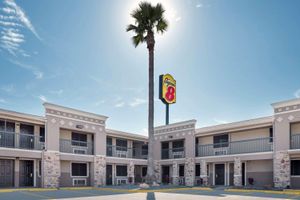 Alojamiento - Super 8 by Wyndham McAllen/Downtown