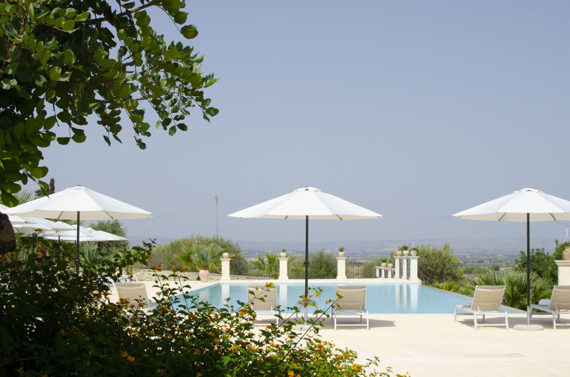 Varios Borgo Vita Novella