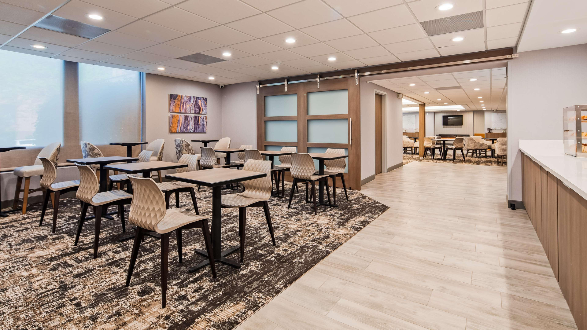 Restaurant Surestay Plus By Best Western Chicago Lombard