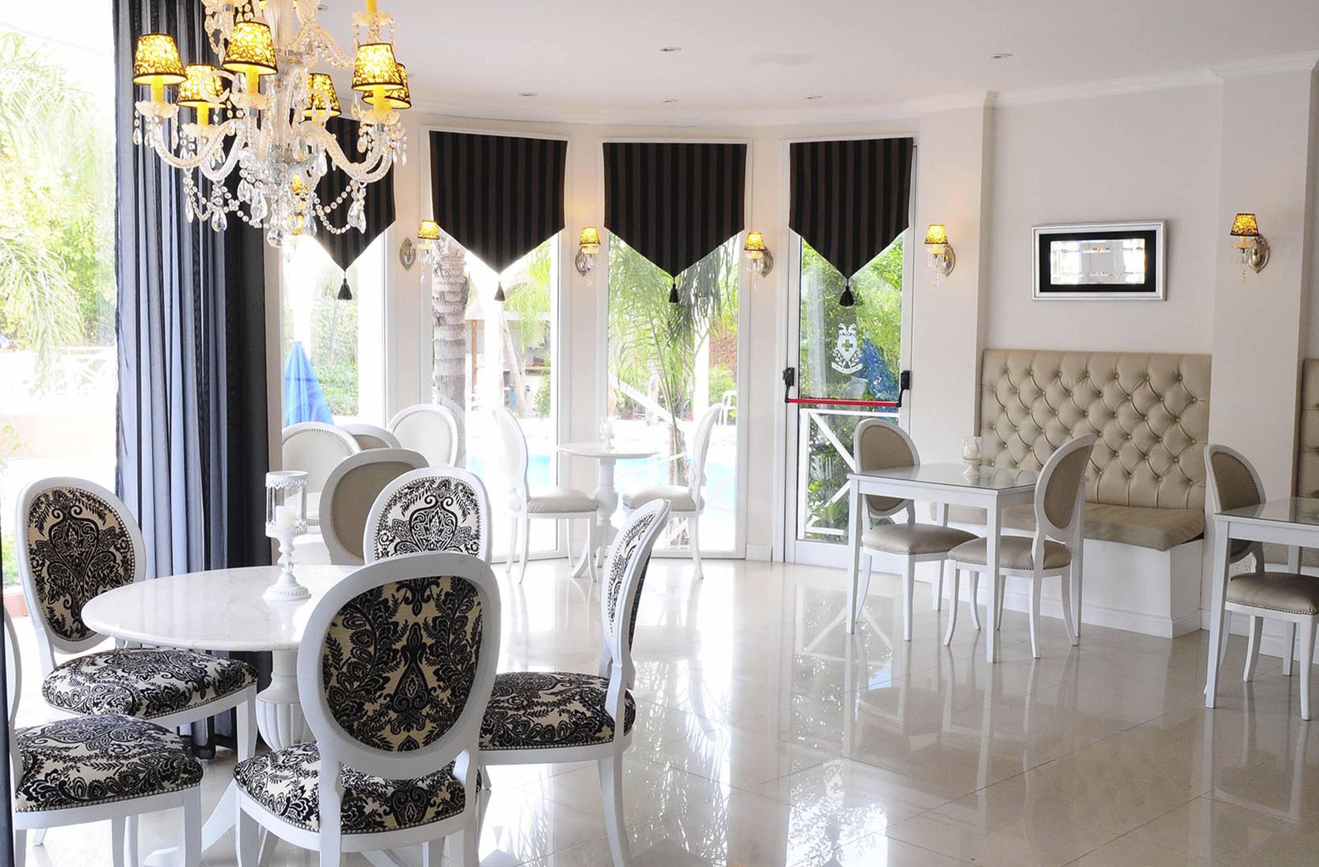 Restaurant Posada Suiza by Prima Collection