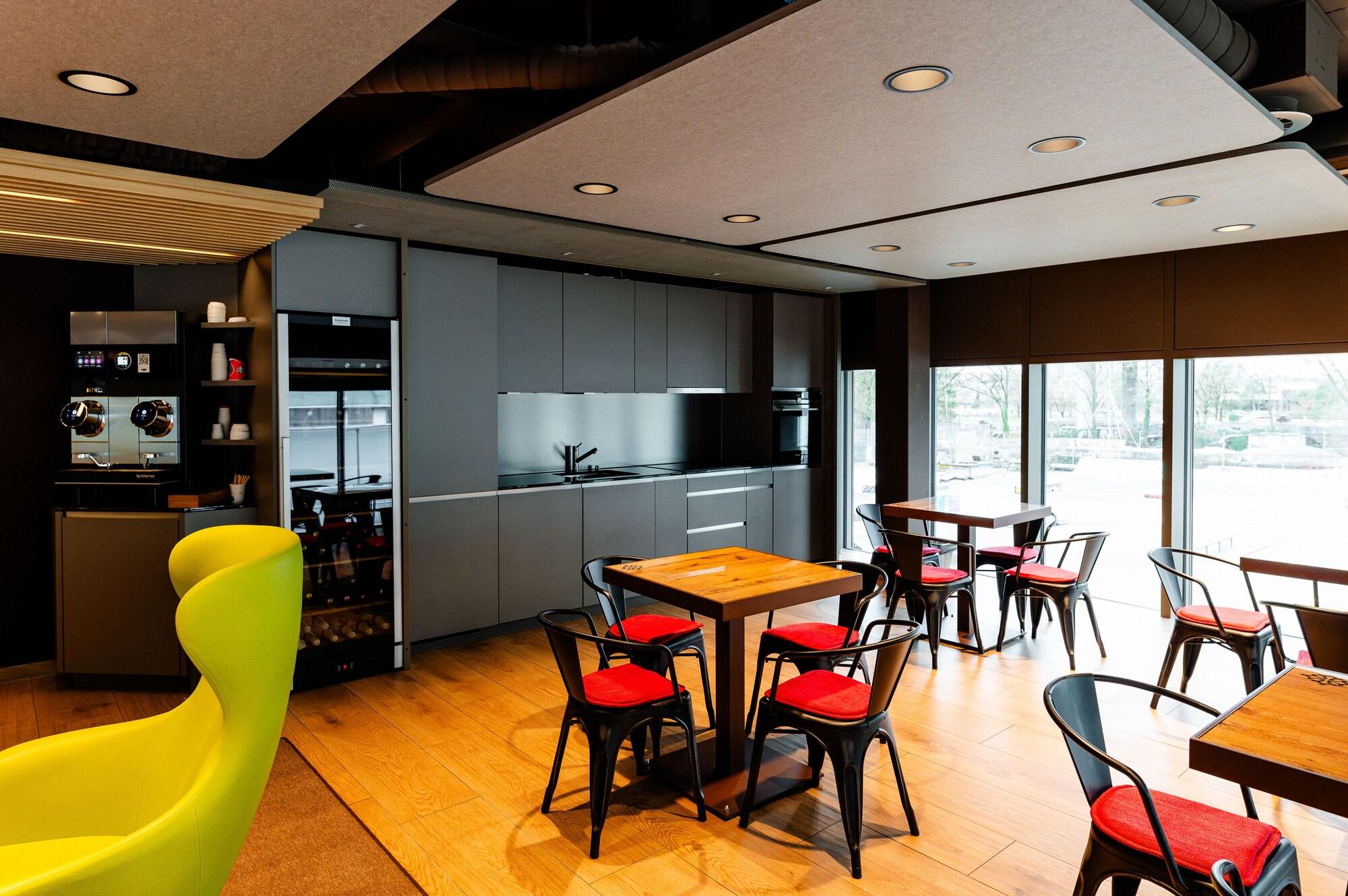 Restaurant Los Lorentes Residences