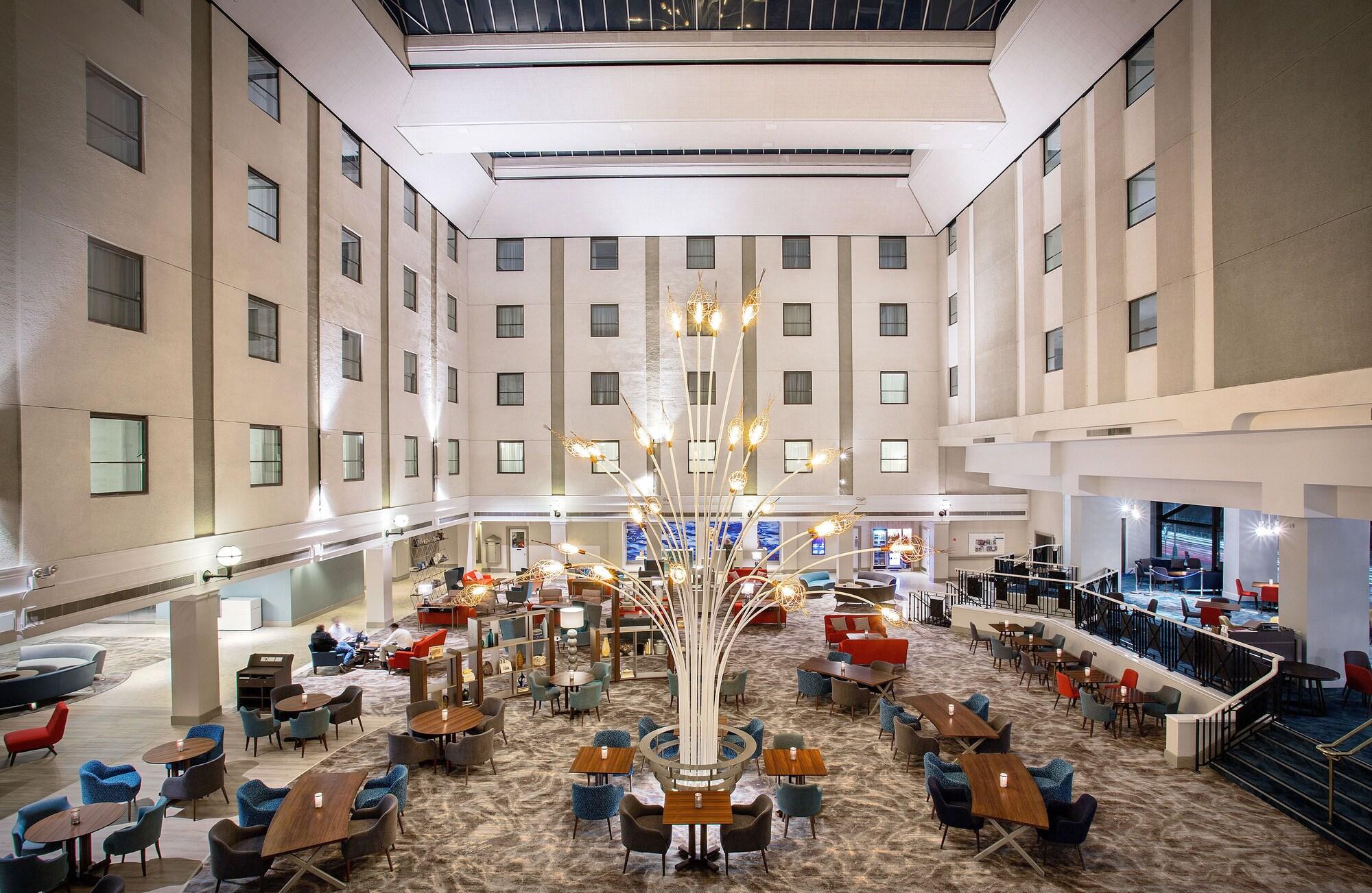 Vista Lobby Leonardo Royal Hotel Brighton Waterfront