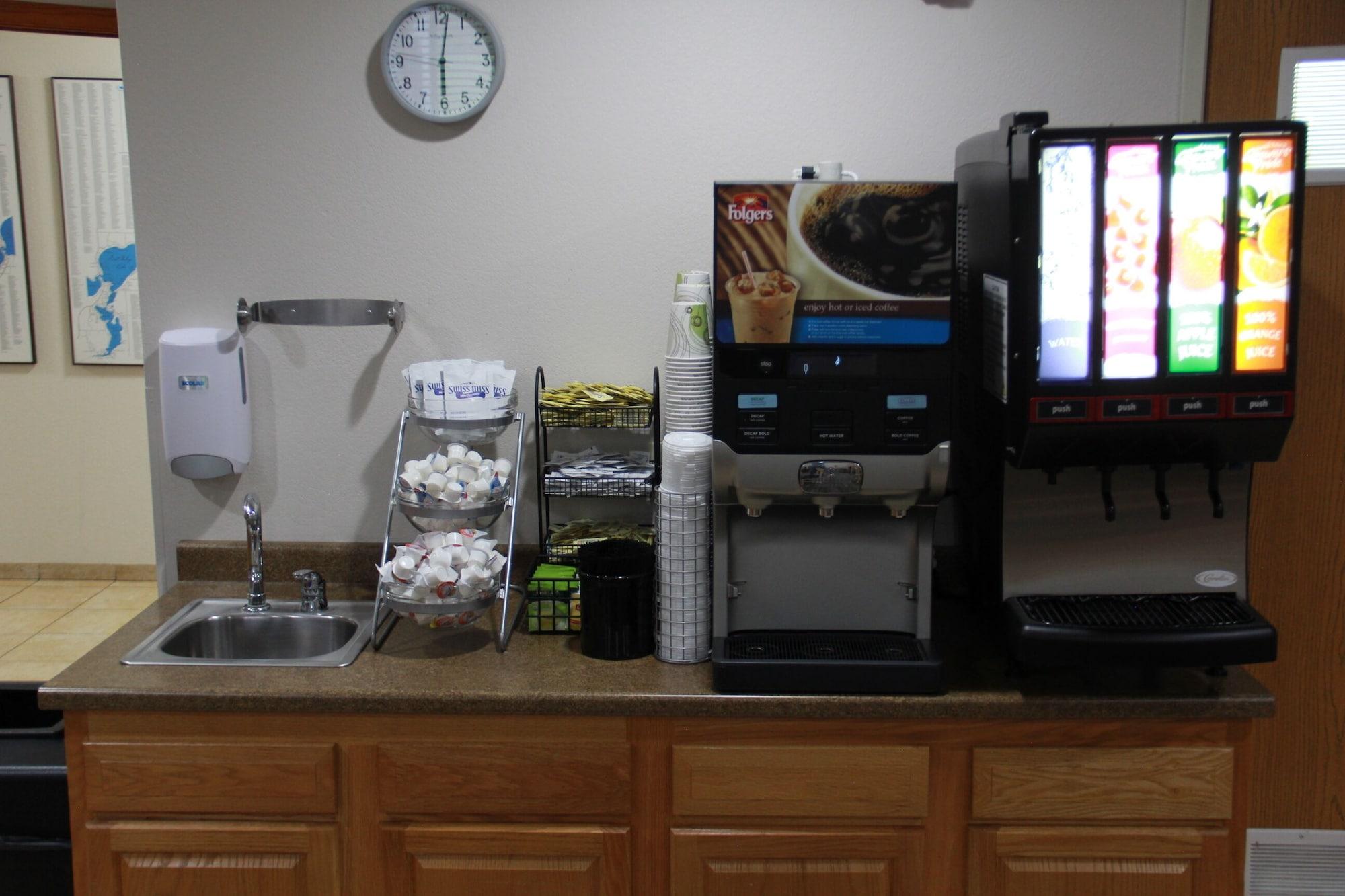 Bar/Salón Ramada by Wyndham Spirit Lake/Okoboji