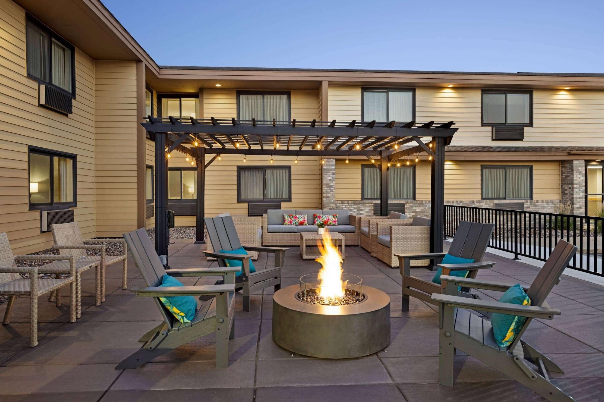 Vista Exterior Baymont by Wyndham Owatonna