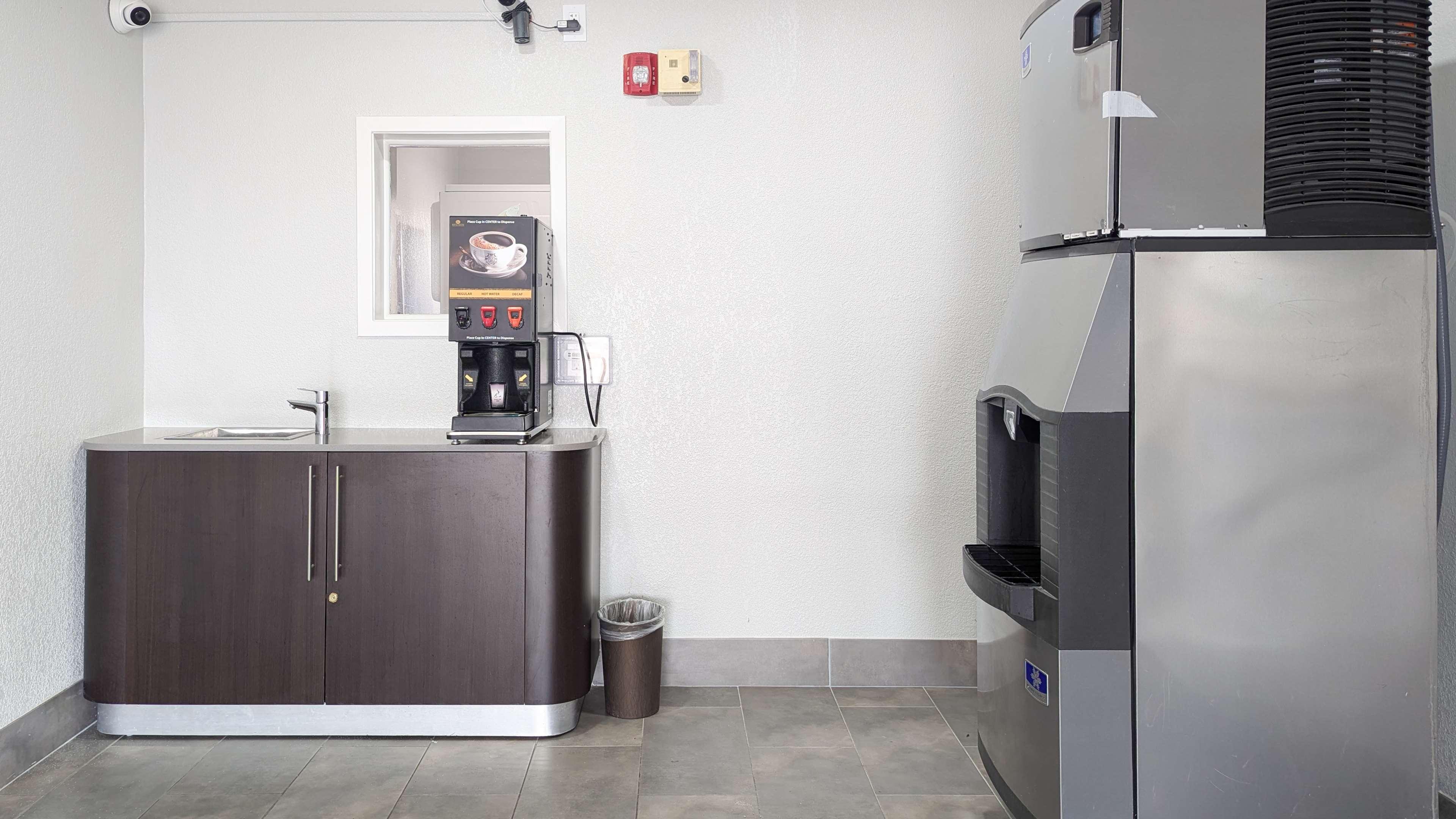 Restaurant Motel 6 Victoria, TX