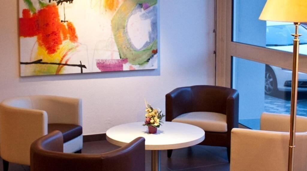 Varios Brit Hotel confort Le Limouzi Tulle