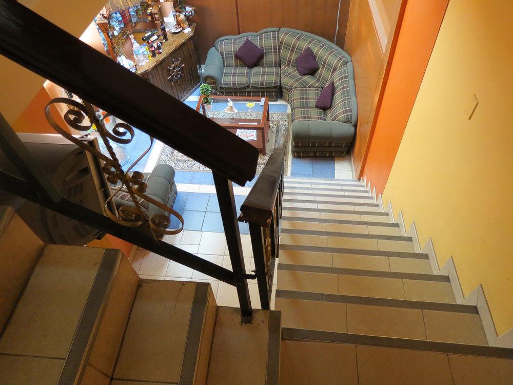 Varios Hostal Andenes