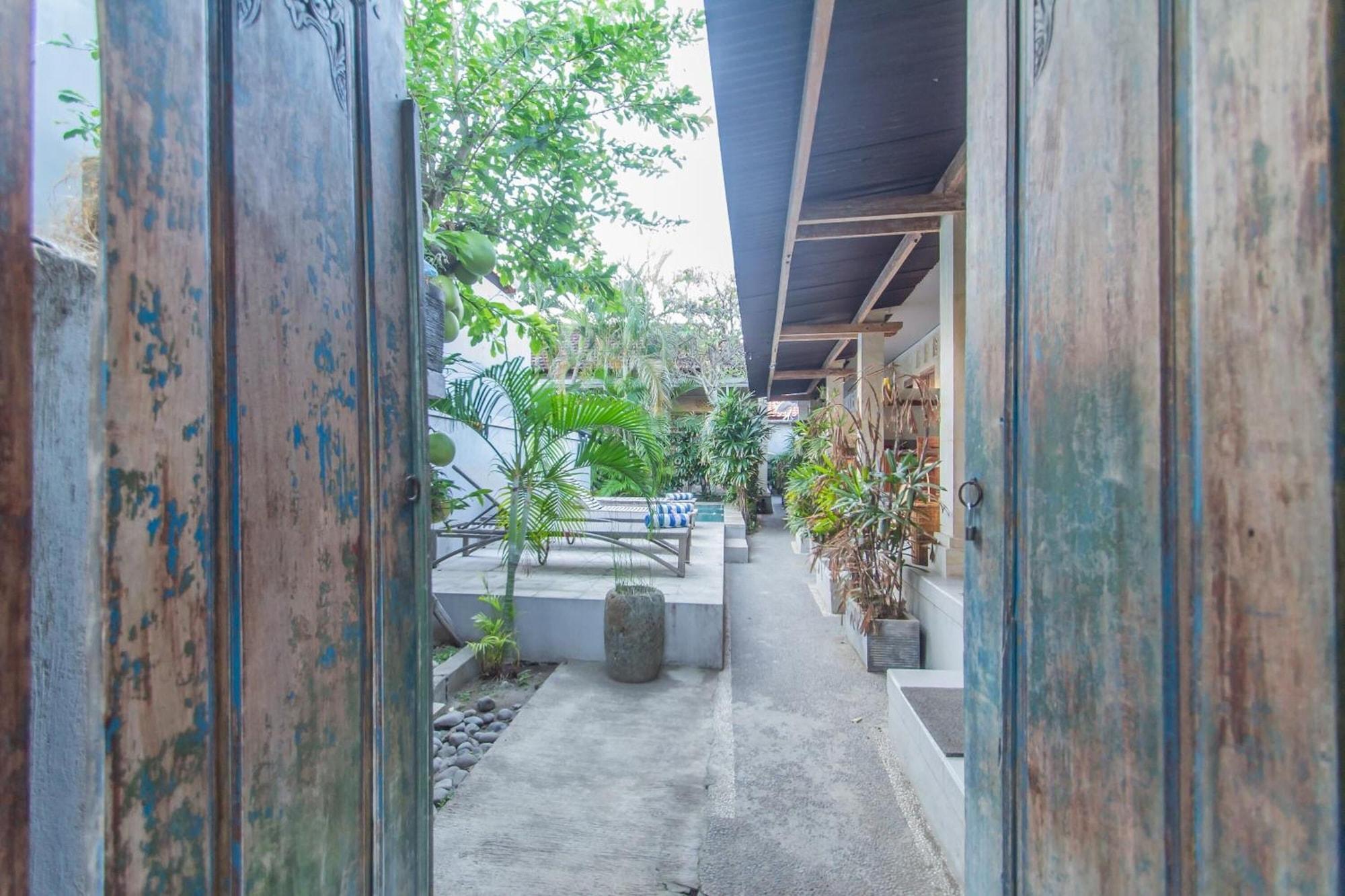 Vista Exterior Sadana Bali Guest House