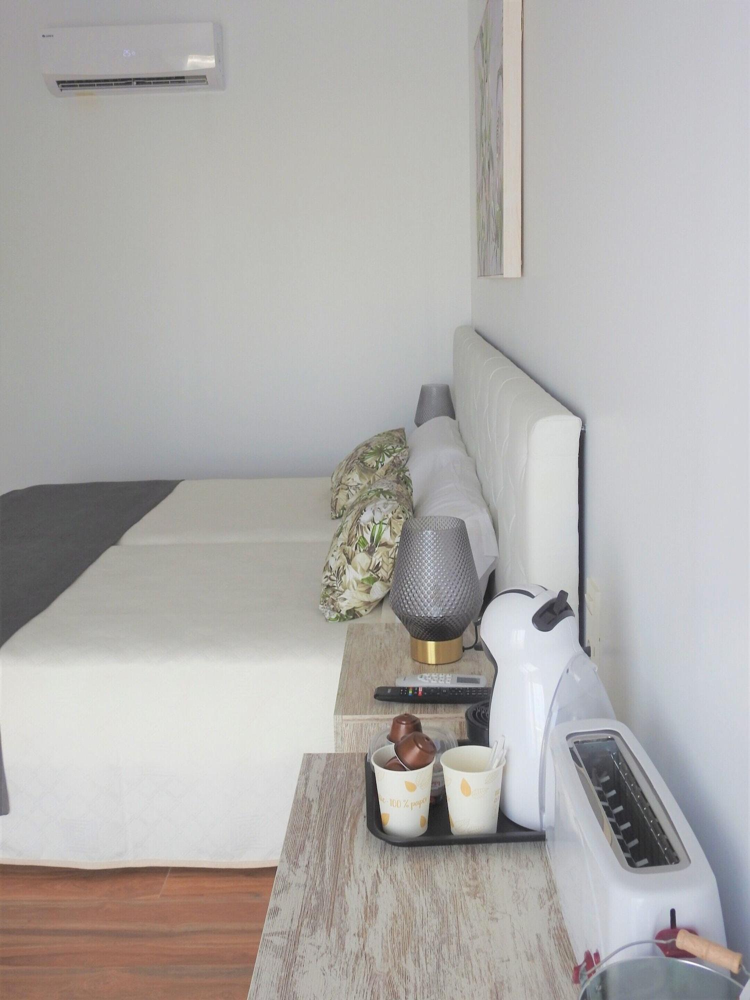 Varios Sandra Rooms