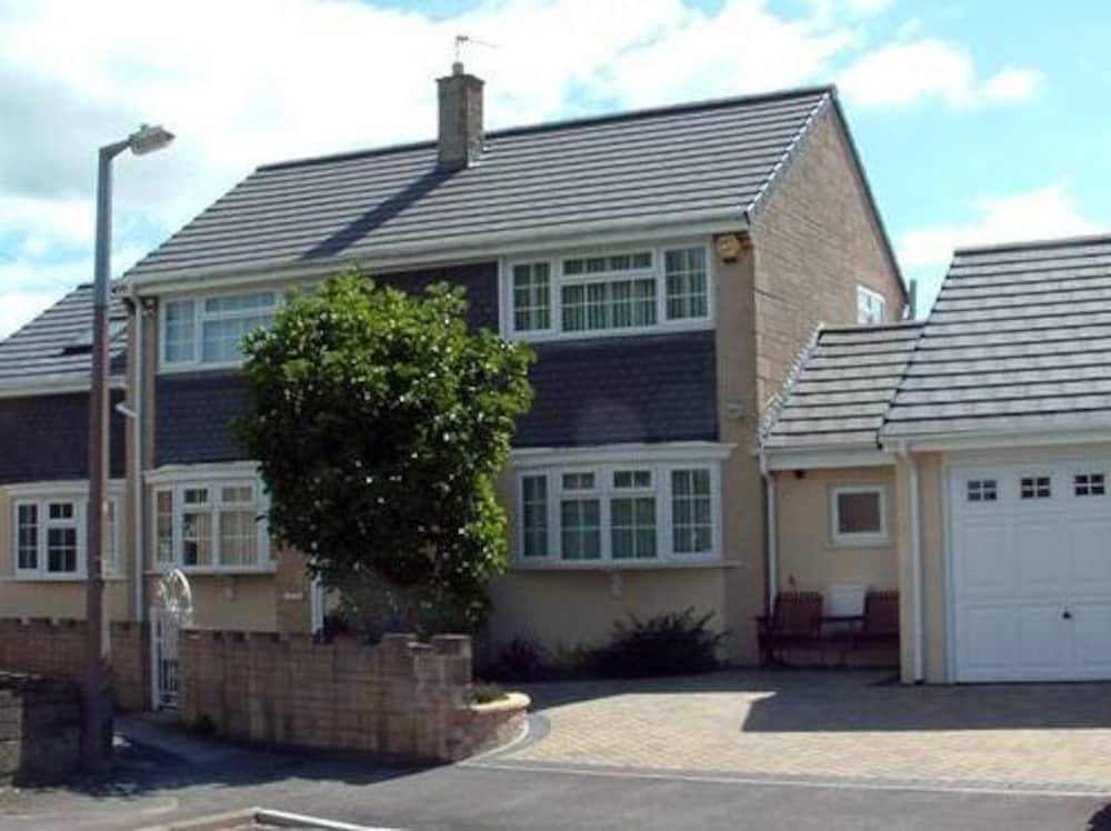 Varios Orchard Cottage Bed and Breakfast