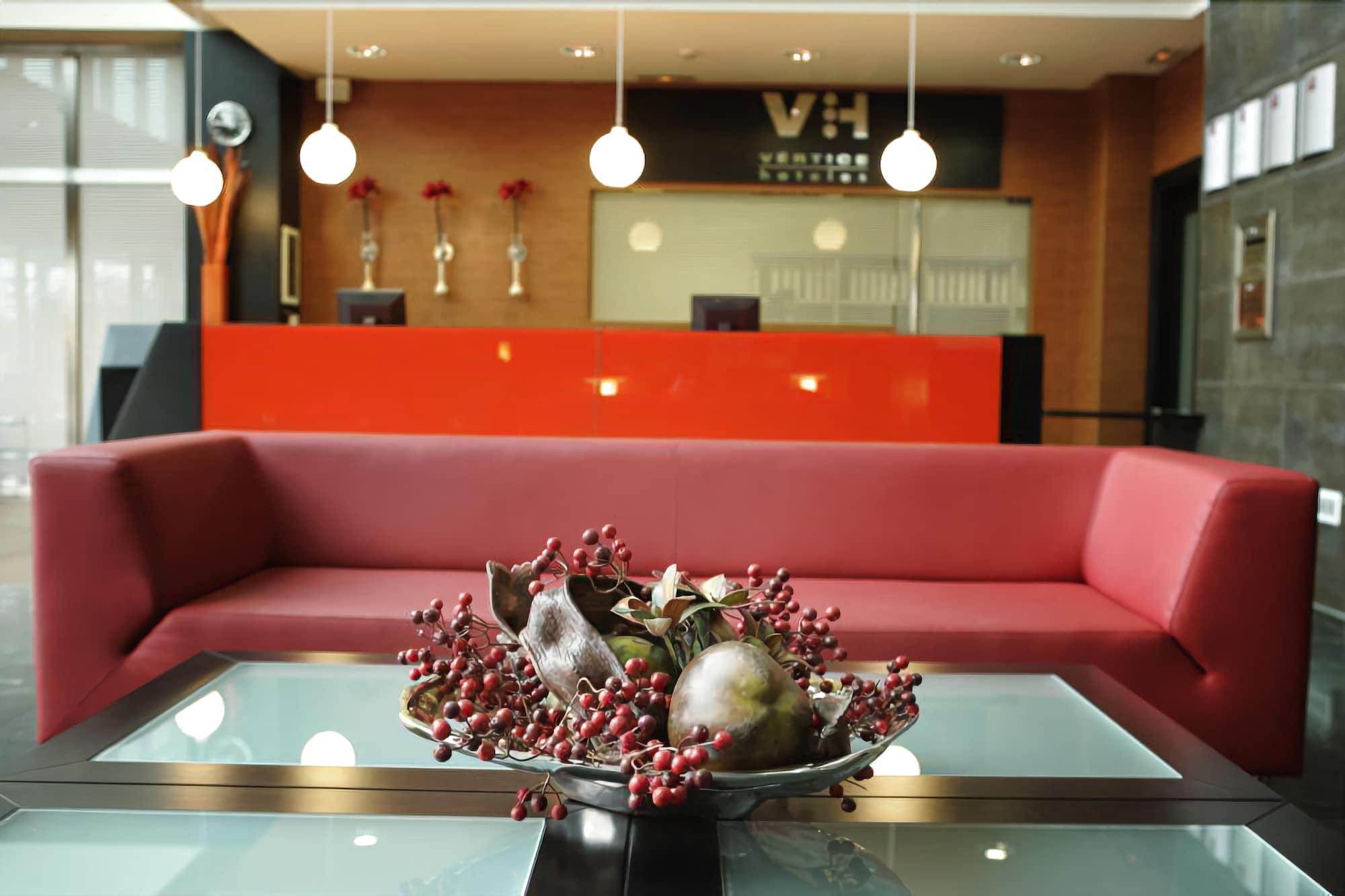 Vista Lobby Hotel Vertice Sevilla Aljarafe