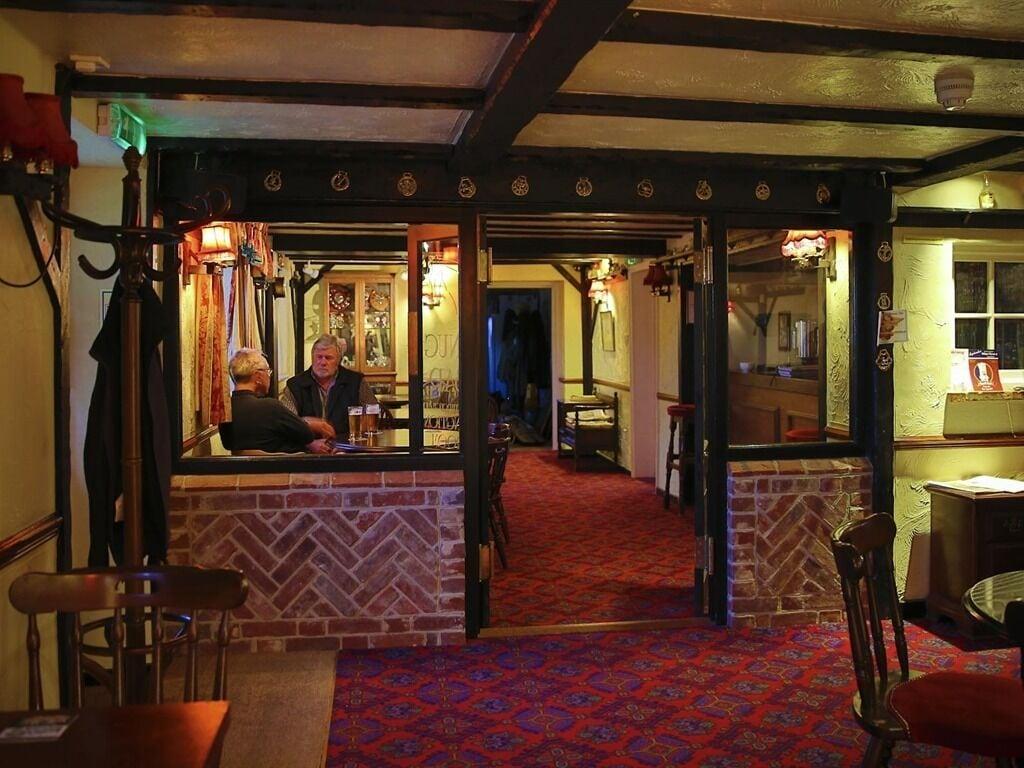 Bar/Salón The Longham White Horse