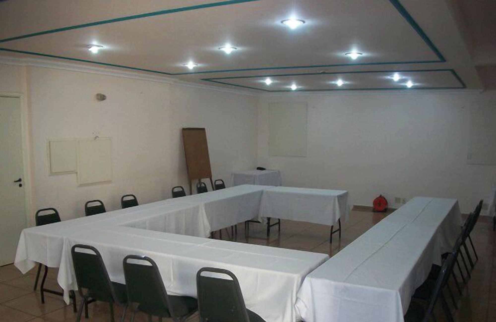 Sala de Reuniones Prince Hotel
