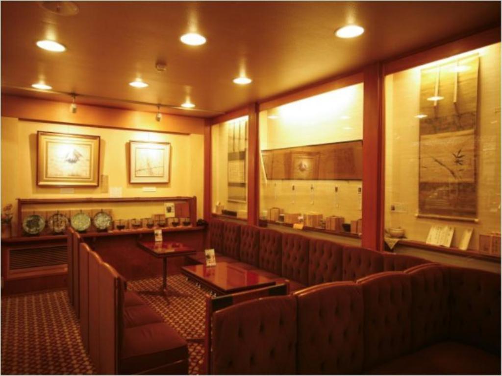 Vista Lobby Sennen No Yu Koman