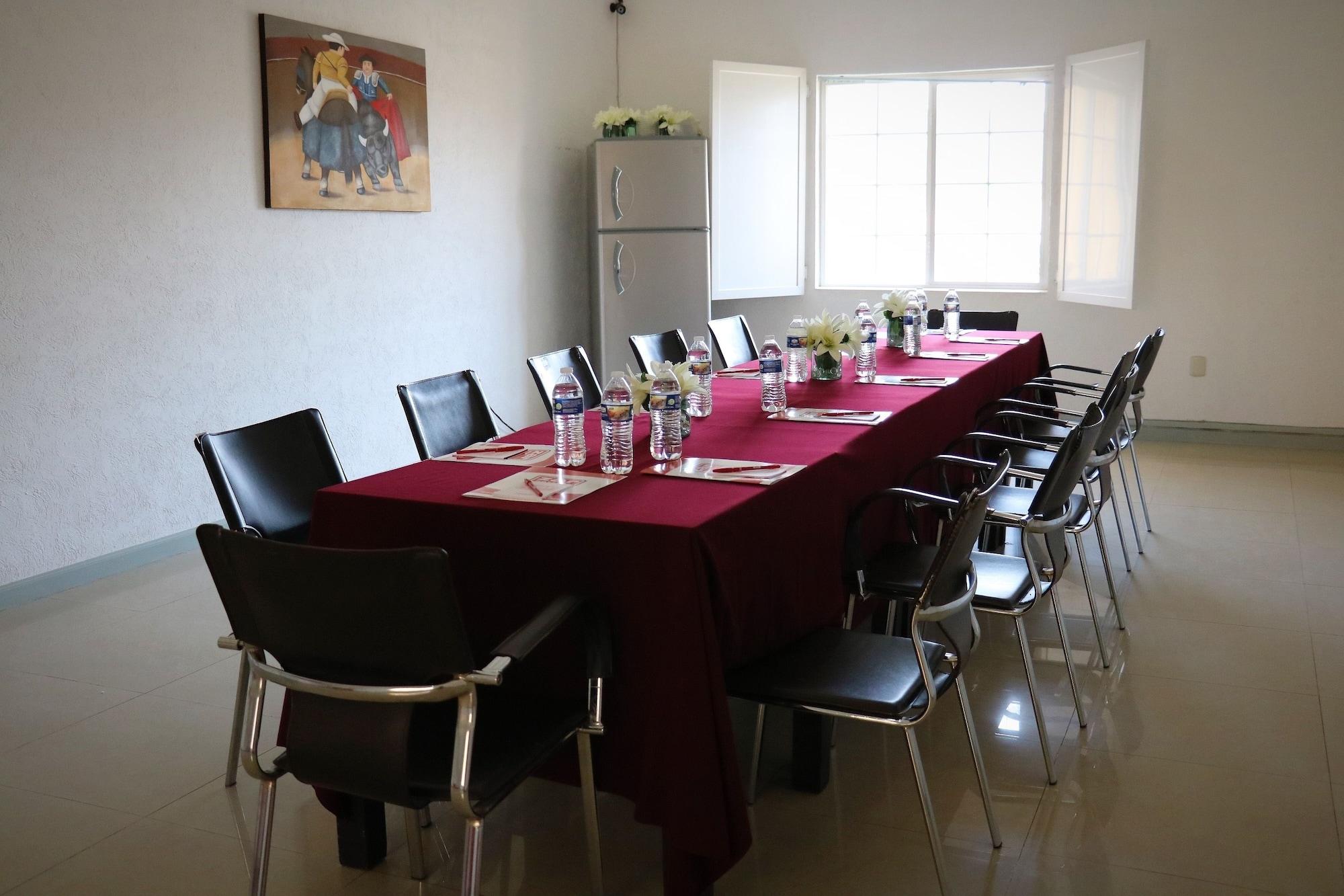 Sala de Reuniones Zar Queretaro Hotel
