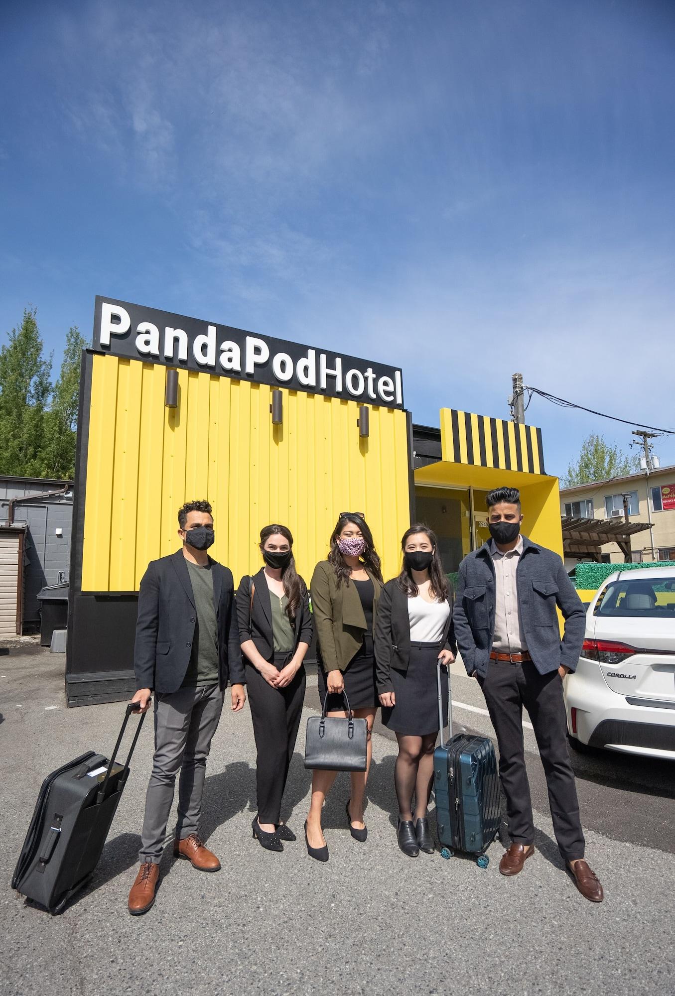 Vista Exterior Panda Pod Hotel