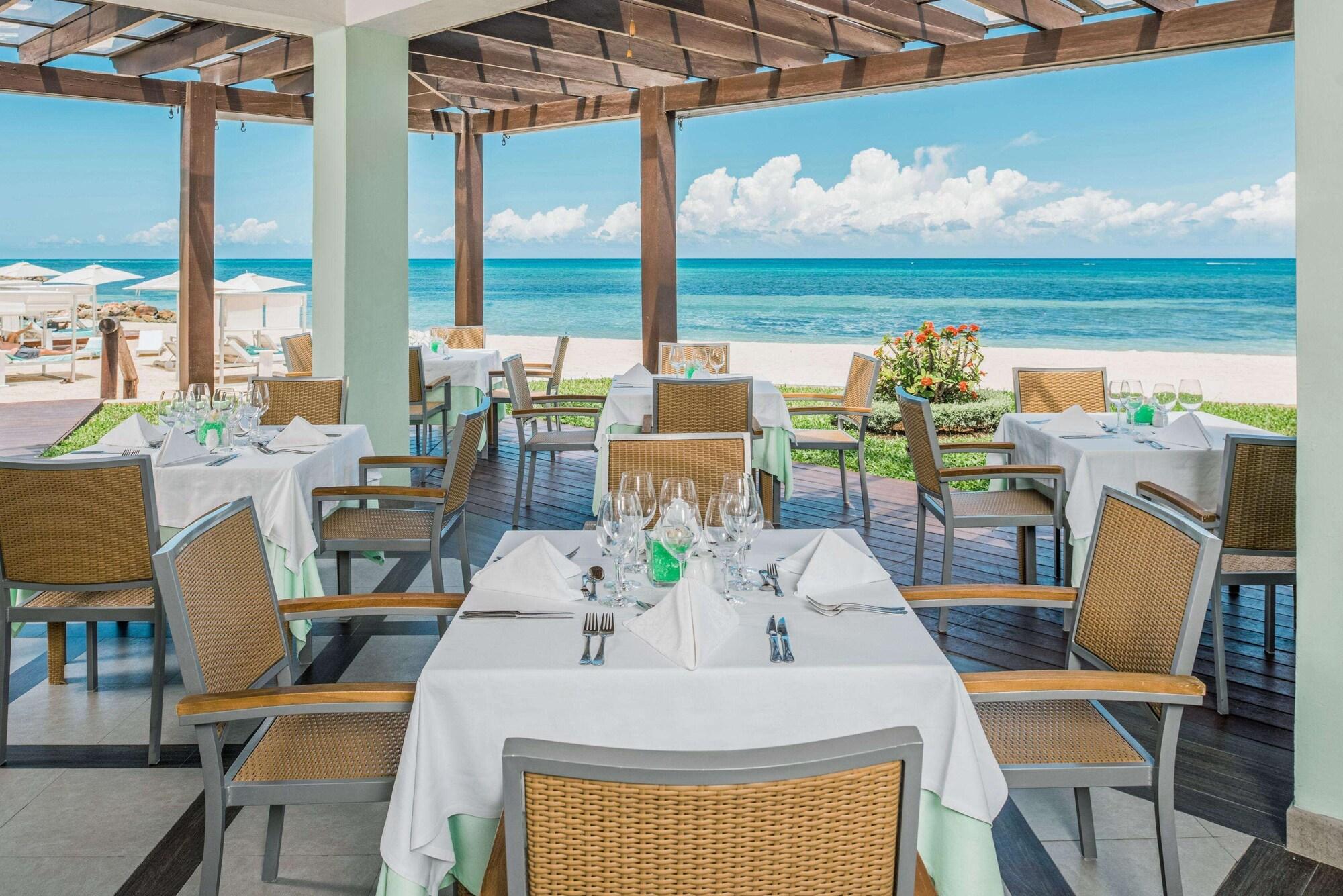 Vista Exterior JOIA Rose Hall by Iberostar - Adults Only - All Inclusive