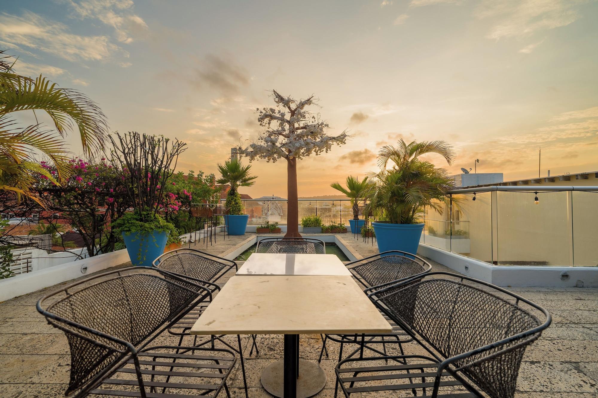 Restaurant Nacar Hotel Cartagena, Curio Collection by Hilton