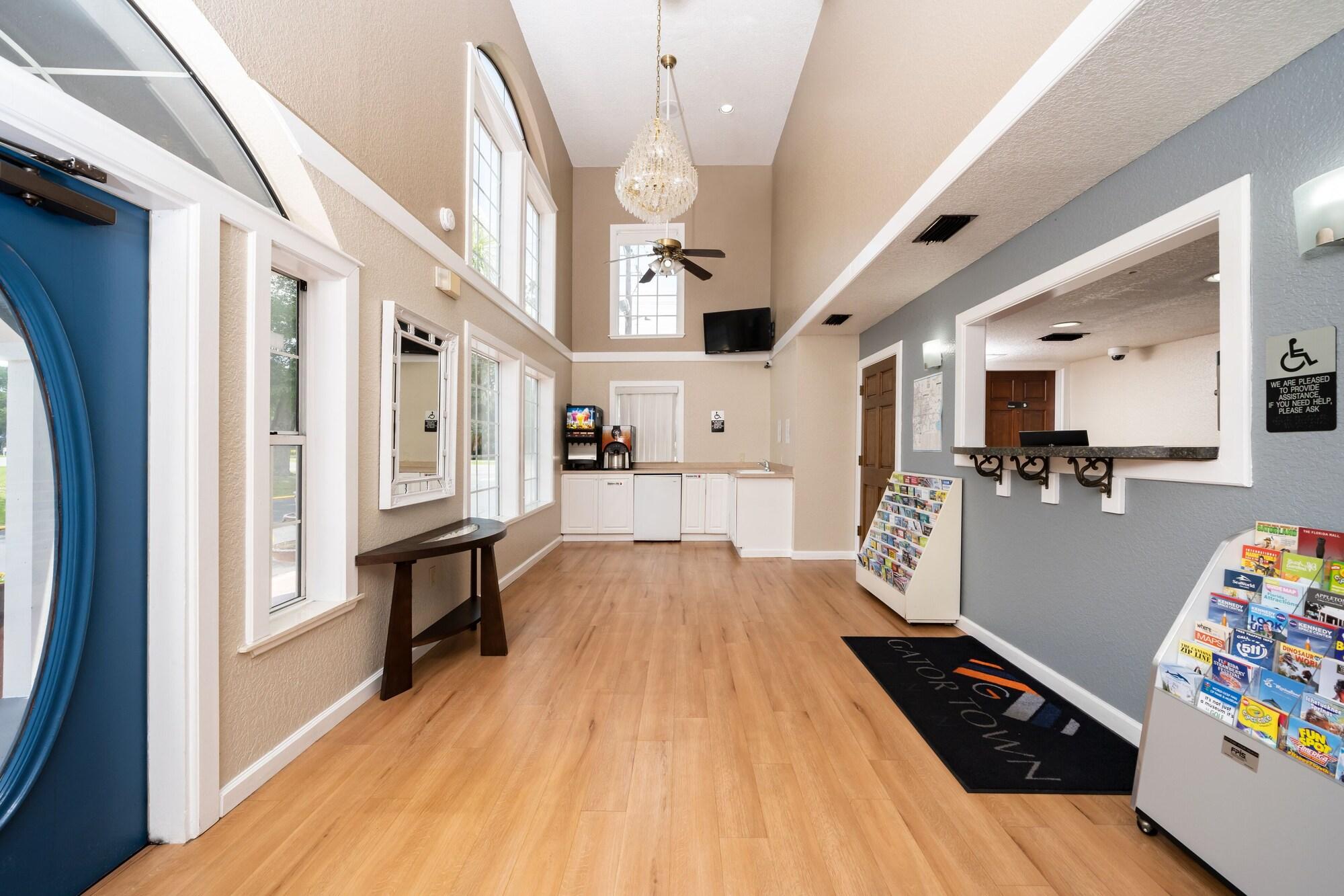 Vista Lobby Gator Town Inn