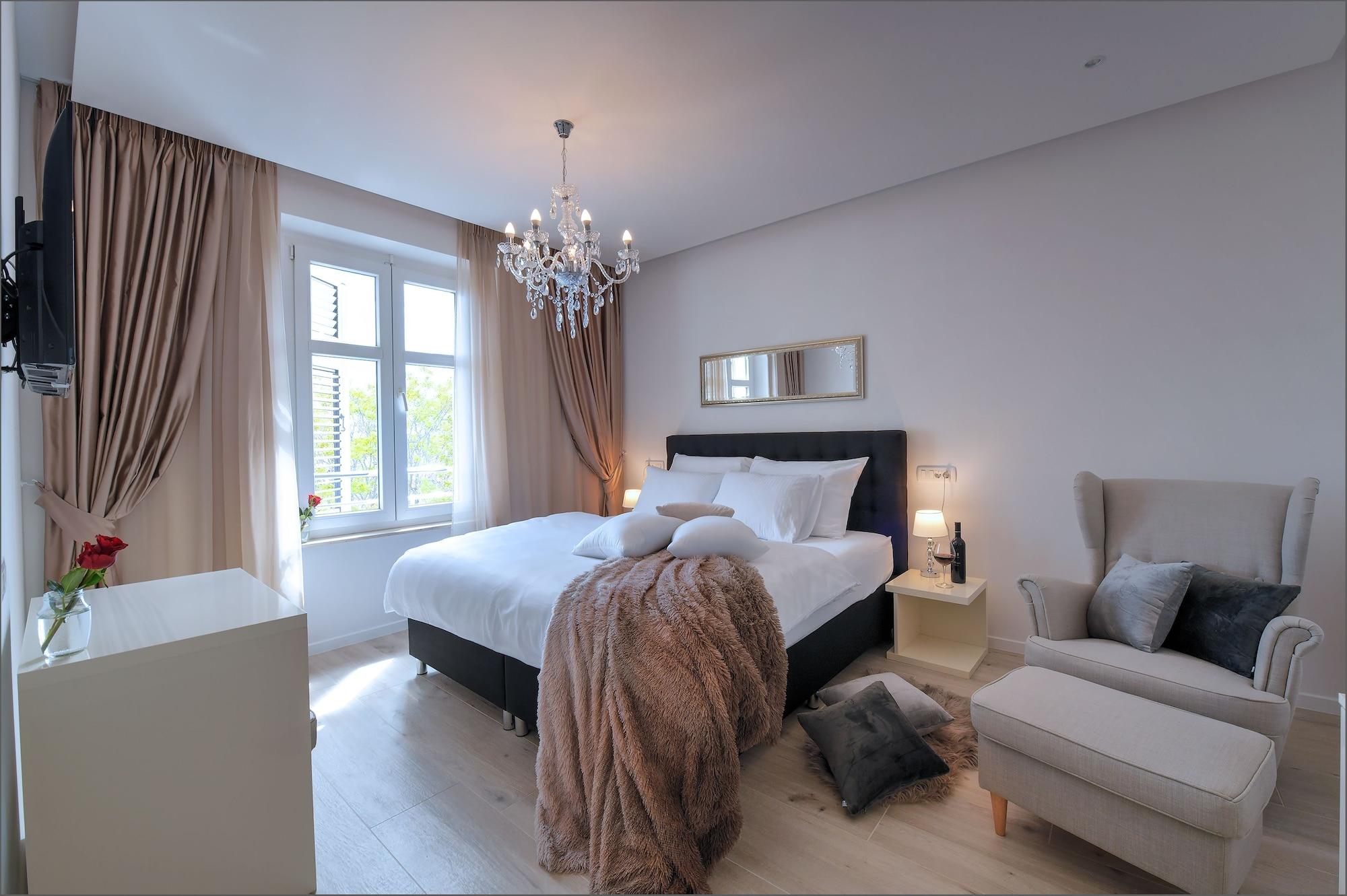 Varios Via Porto Rooms