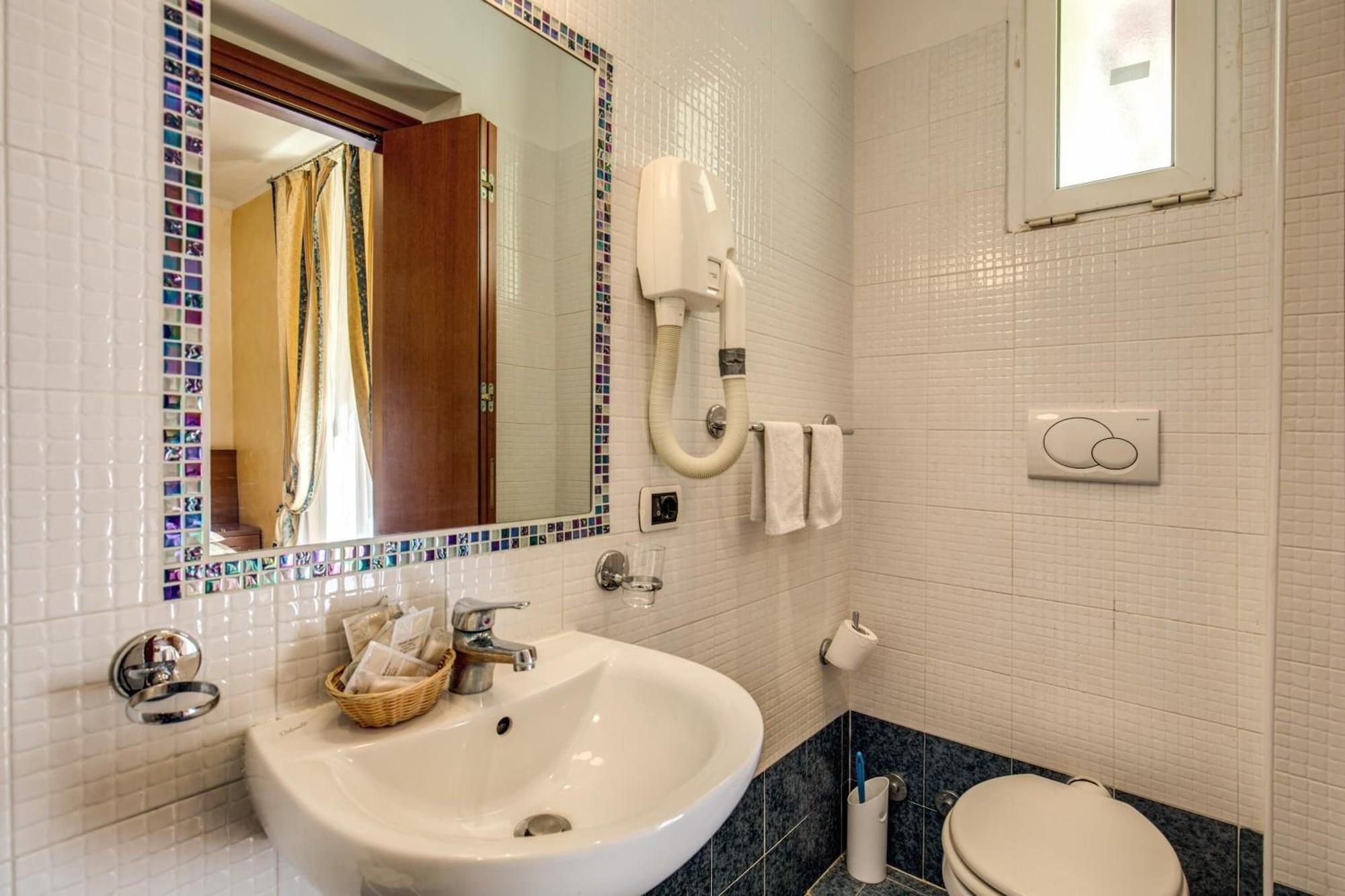 Equipamiento de Habitación Hotel Maryelen 2