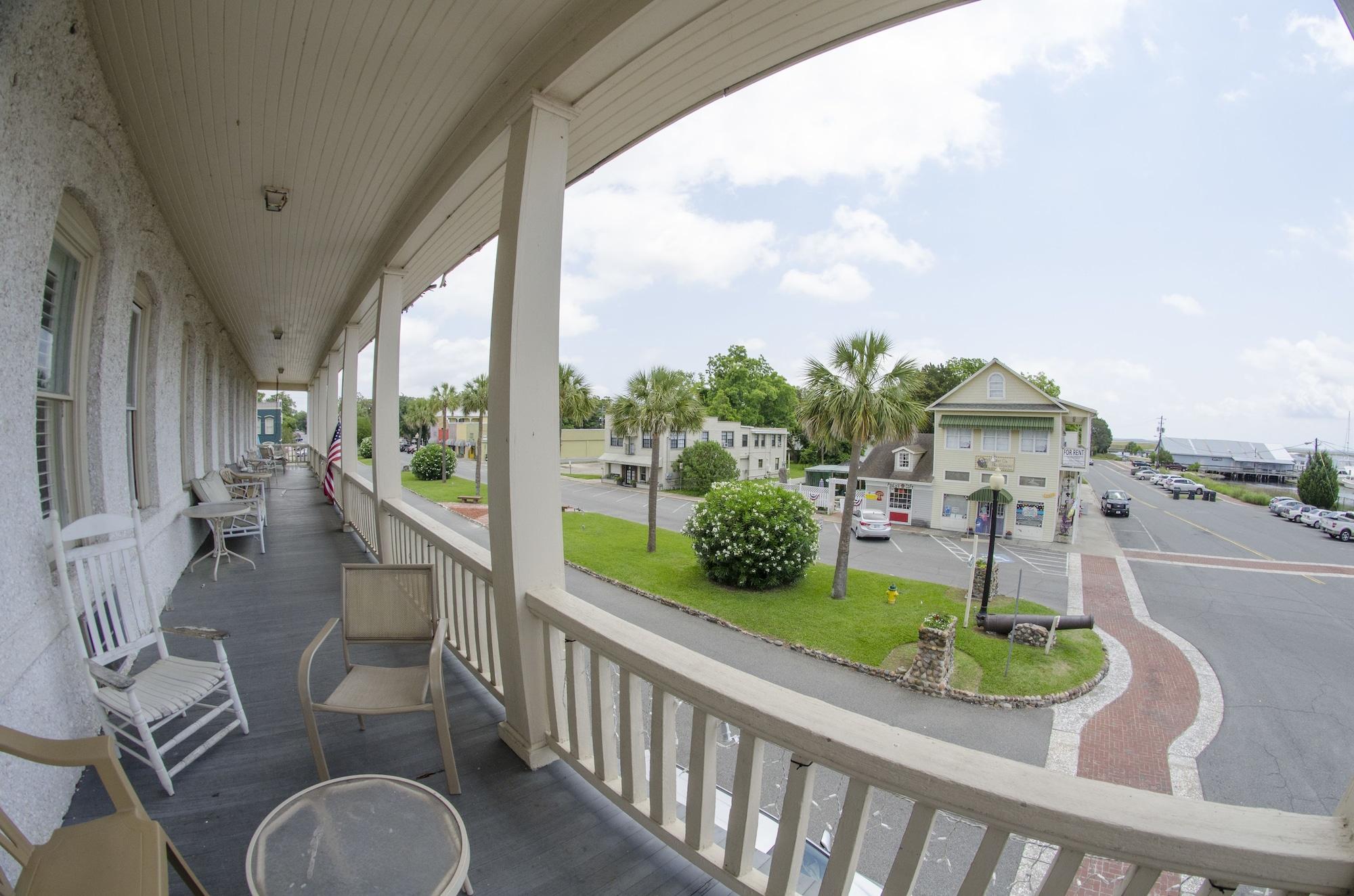 Vista Exterior Riverview Hotel