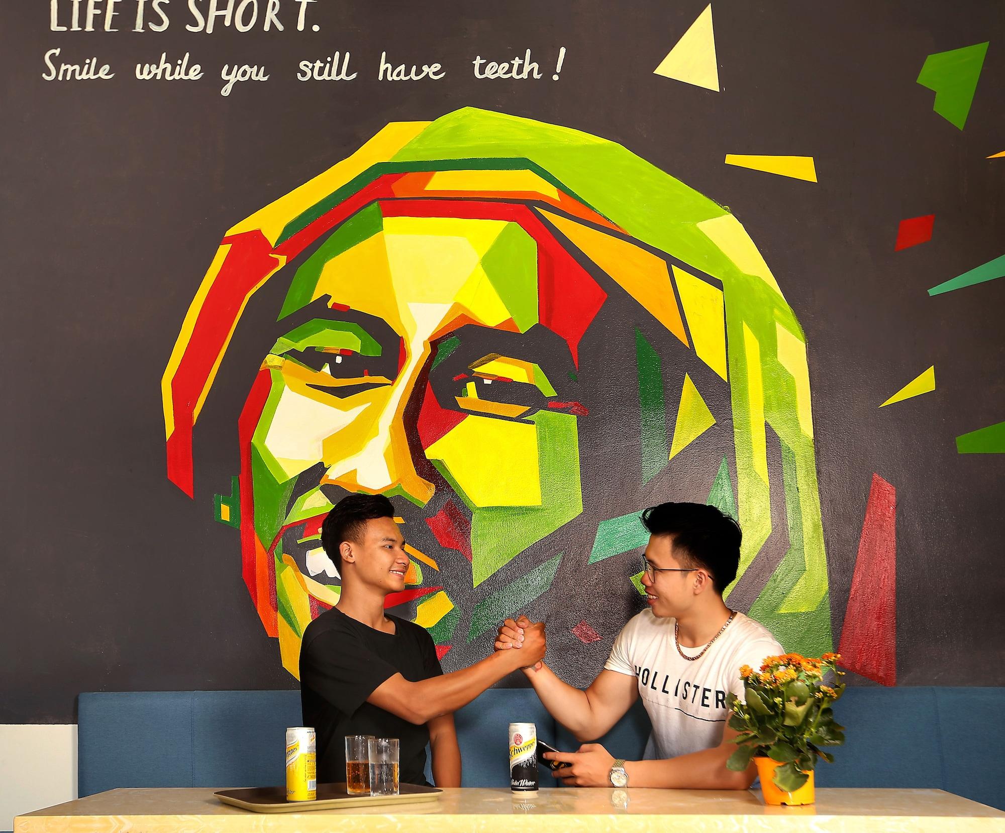 Restaurant Hanoi High Five Hostel