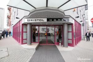 Alojamiento - Bristol Hotel