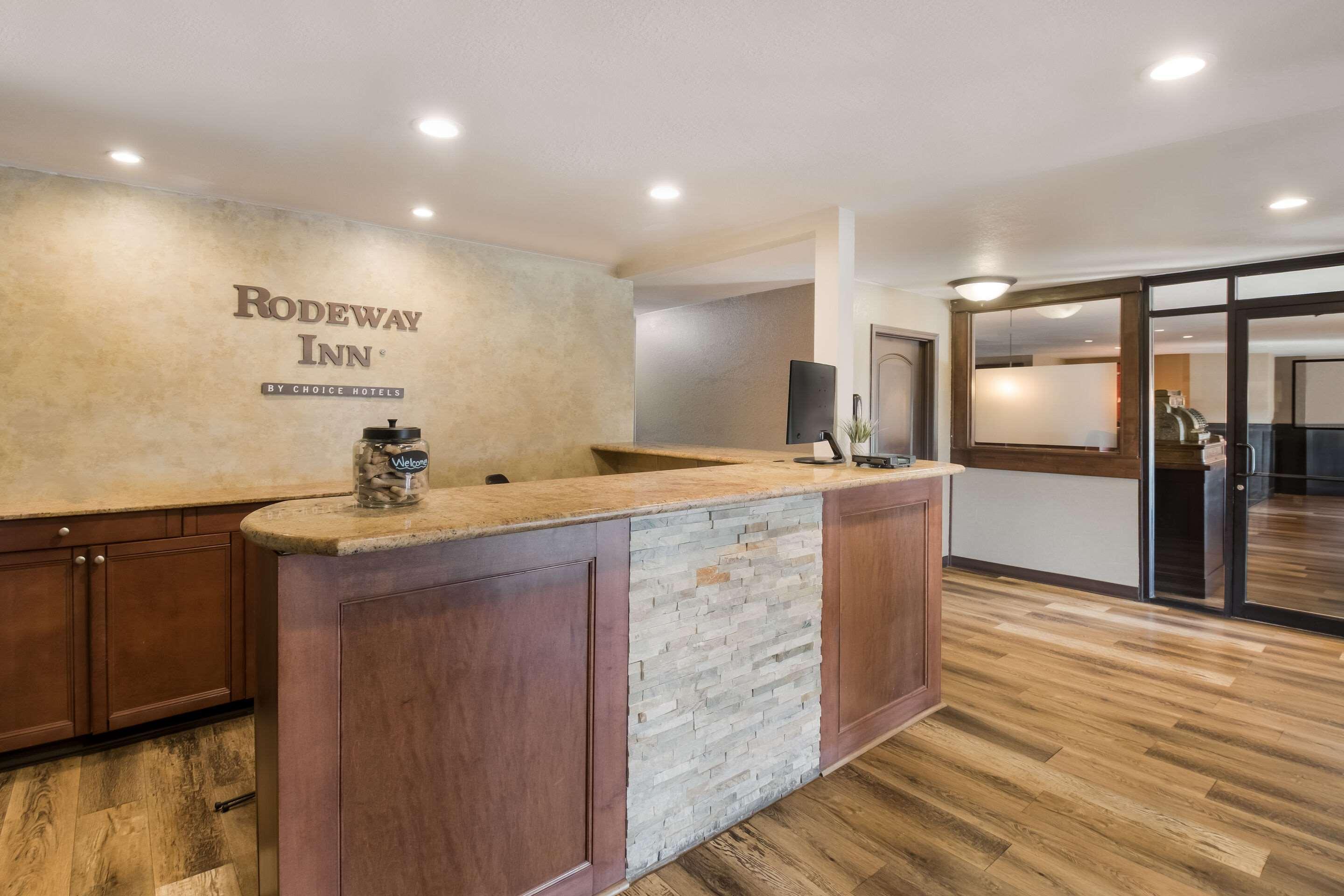 Vista Lobby Rodeway Inn Fort Morgan
