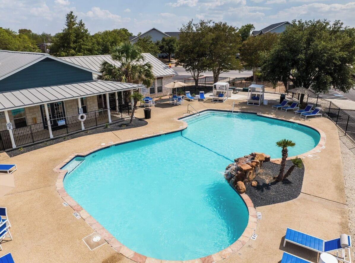 Vista Exterior Kenzie Park Apartments By Landing